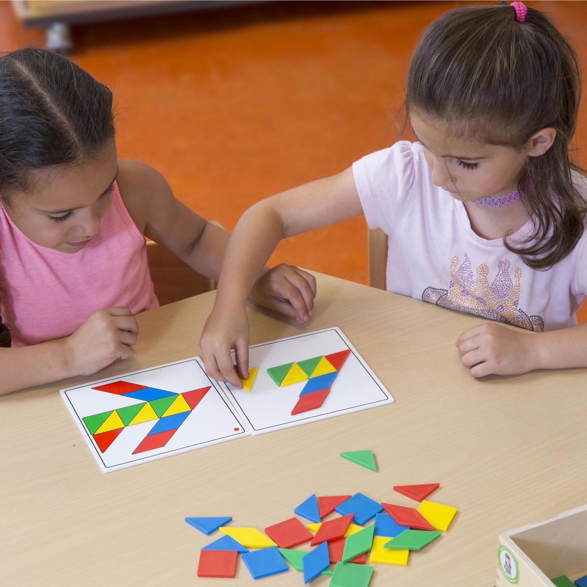 Voir la diapositive 3 : EDUCO Figurogram — jeu éducatif pour la classe