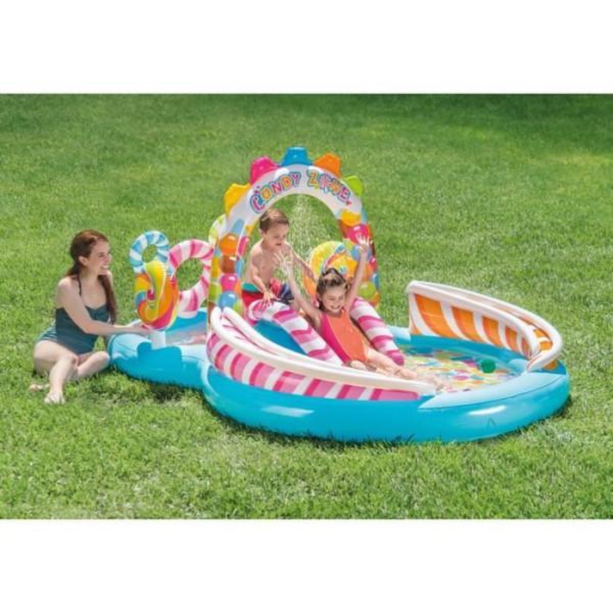 Voir la diapositive 5 : INTEX Aire de jeux gonflable - INTEX - Royaume des bonbons - 168 / 206 Litres - 2 ans et + - 295 x 191 x 130 cm