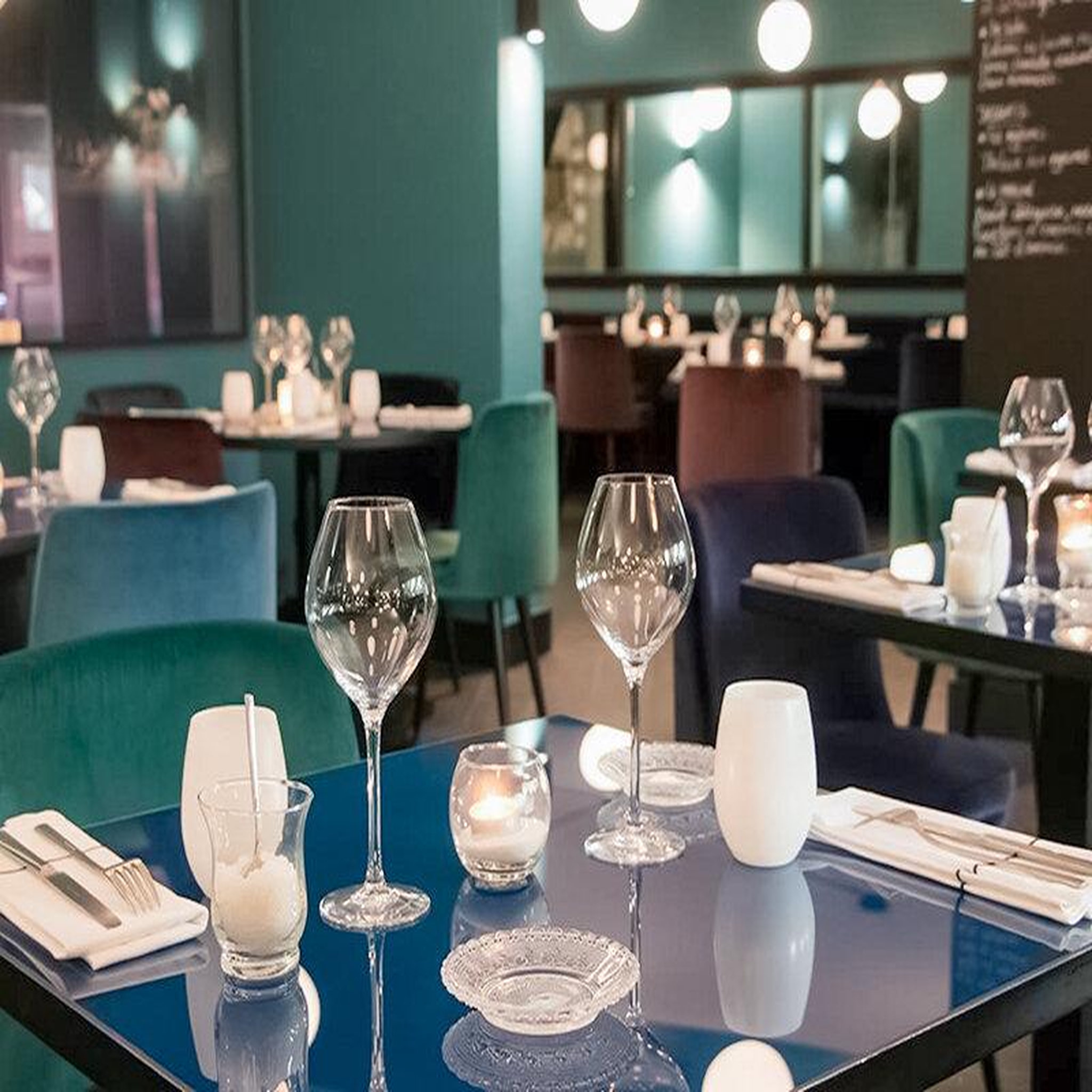 Voir la diapositive 4 : Smartbox Séjour de 2 jours en hôtel 4* avec dîner près de paris - coffret cadeau séjour