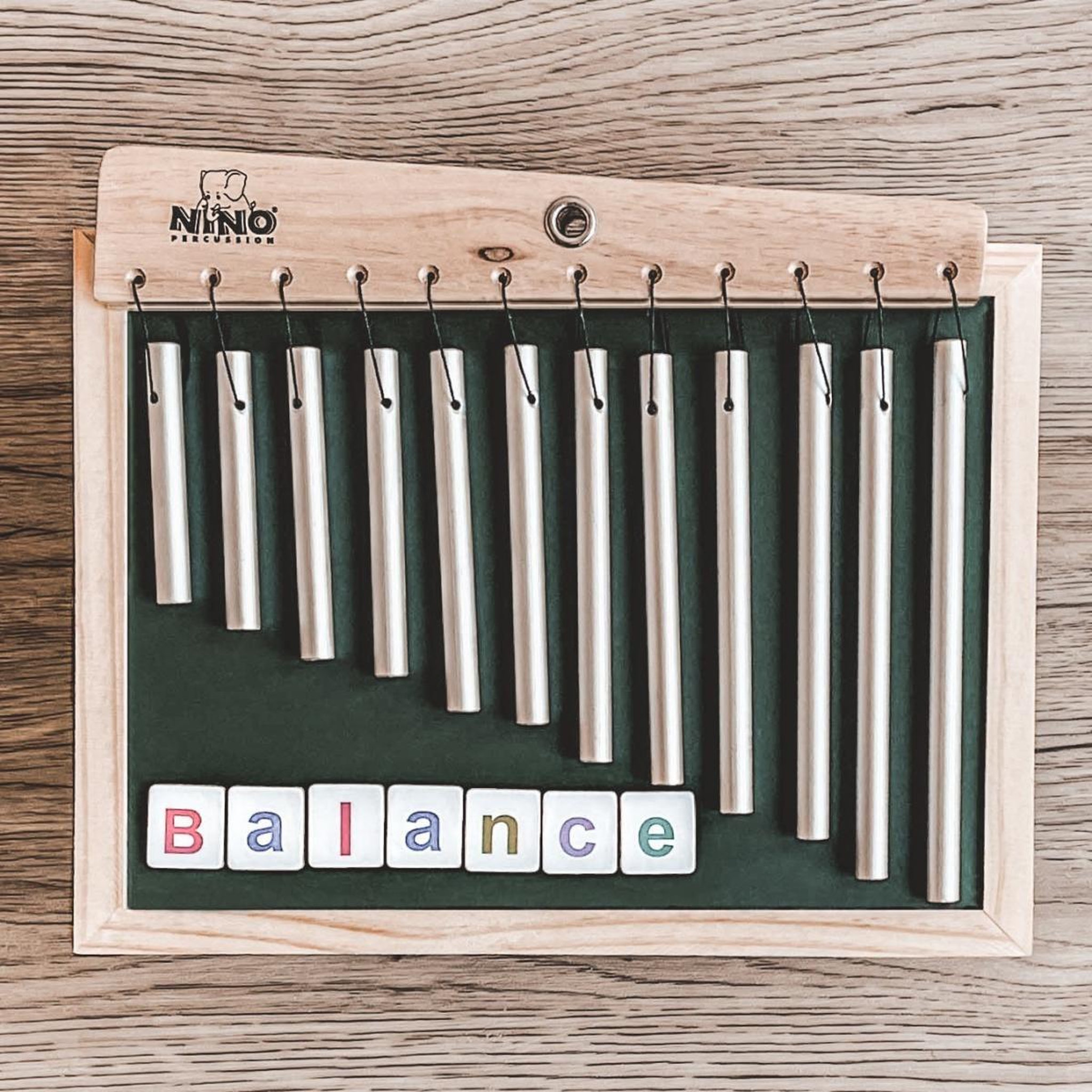 Voir la diapositive 4 : NINO PERCUSSION Carillon à barres (chimes) en aluminium - 12 pièces - bois naturel