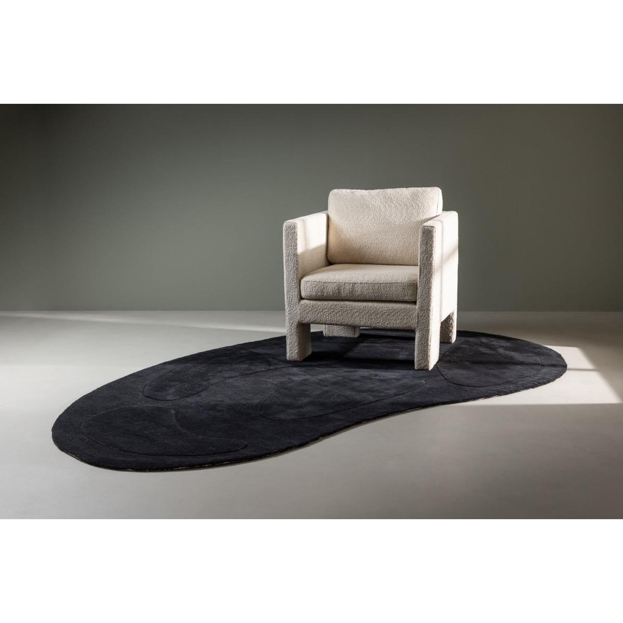 Voir la diapositive 3 : Paris Prix Tapis déco ovale en laine  enard  175x290cm noir