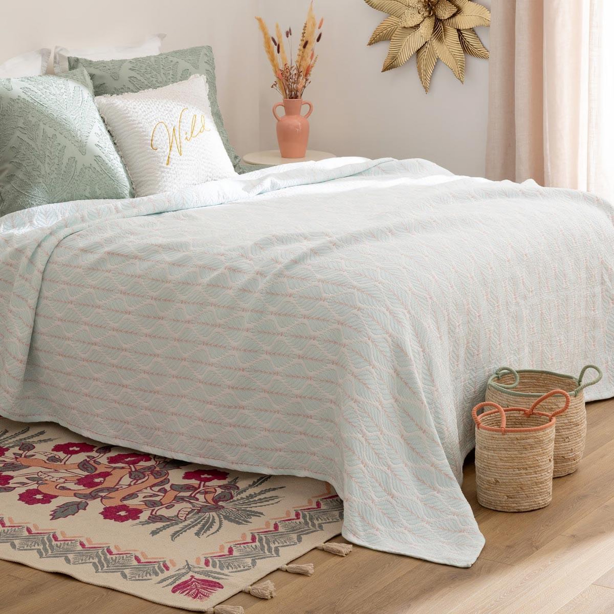 Voir la diapositive 3 : ATMOSPHERA Dessus de lit jacquard  wild romance  240x260cm bleu clair