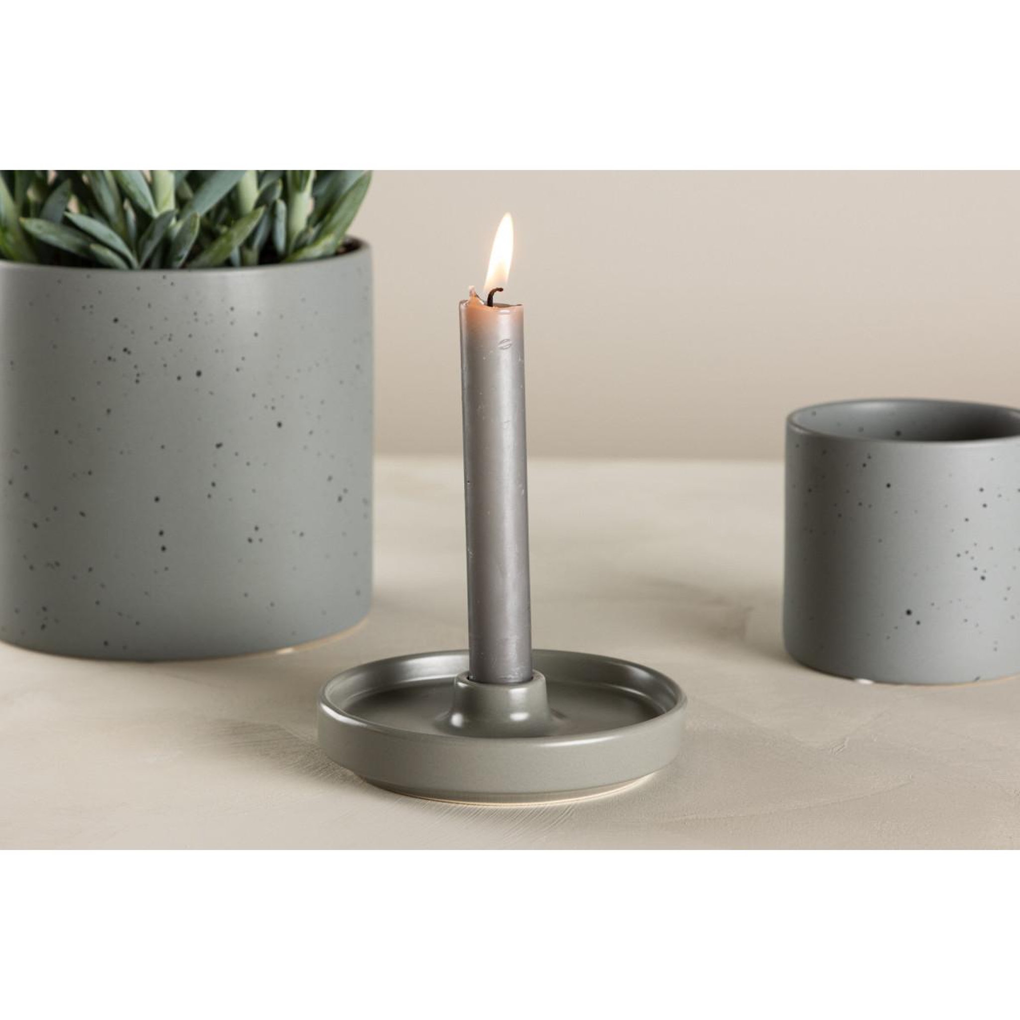 Voir la diapositive 4 : Paris Prix Bougeoir design en céramique  bette  13cm gris