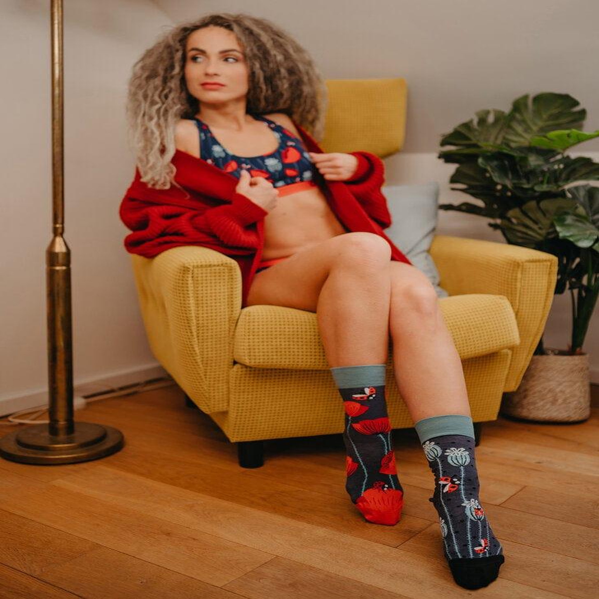 Voir la diapositive 5 : DEDOLES Chaussettes coccinelles et fleurs de pavot