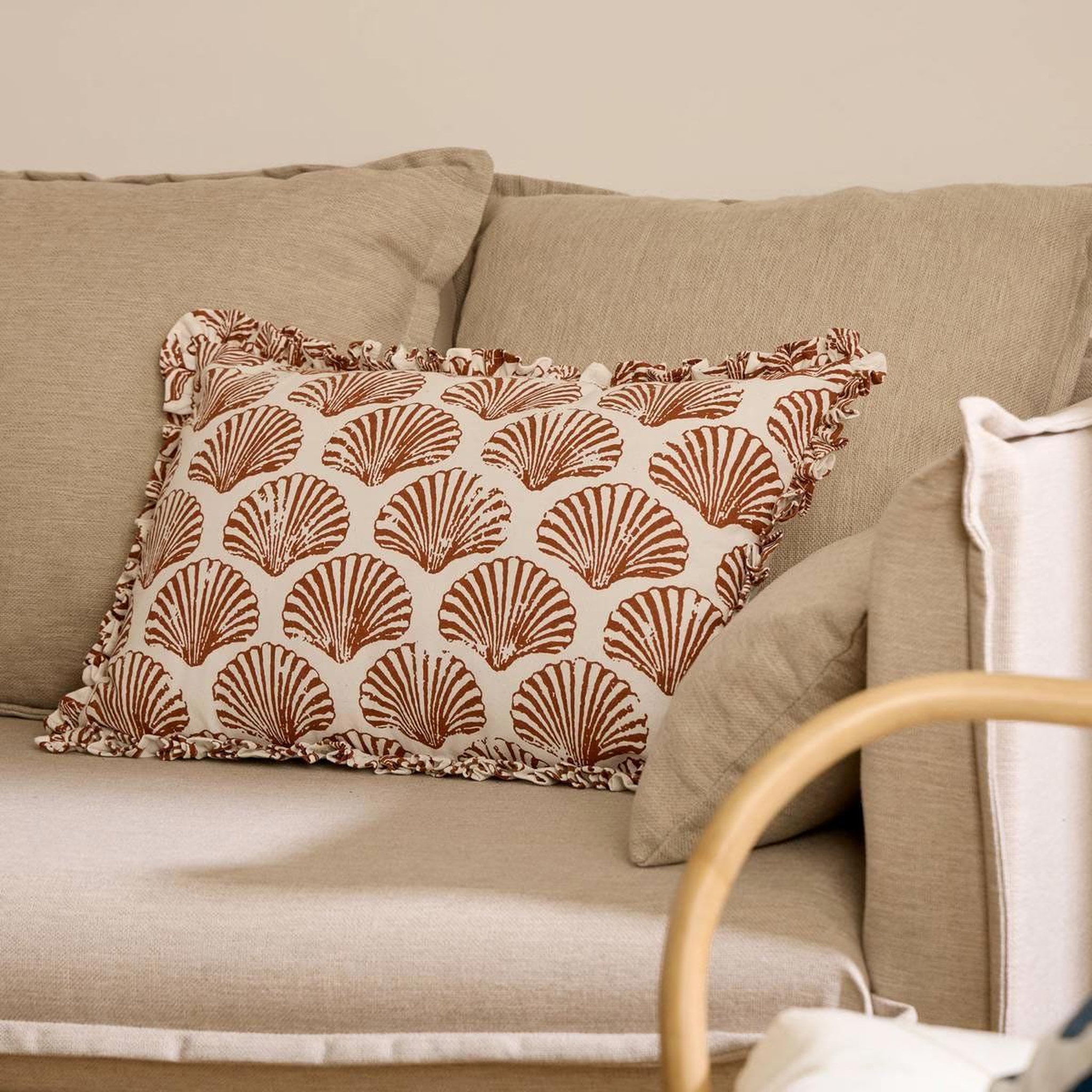 Voir la diapositive 2 : ATMOSPHERA Coussin déco  océania  38x58cm terracotta