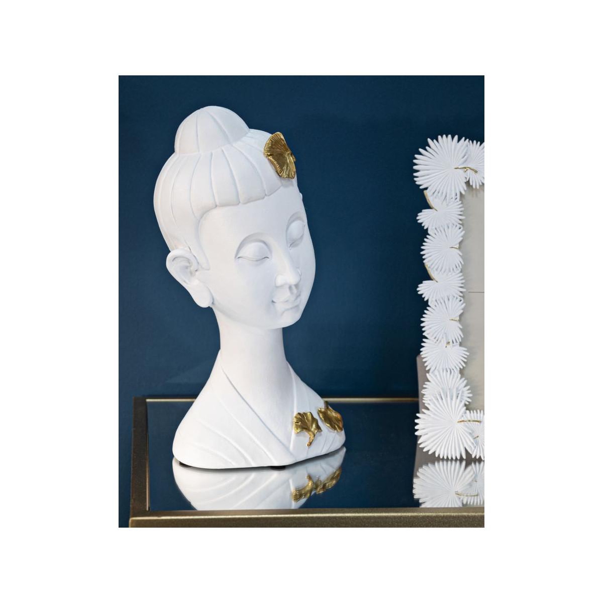 Voir la diapositive 6 : Paris Prix Statuette déco en résine  bouddha  35cm blanc