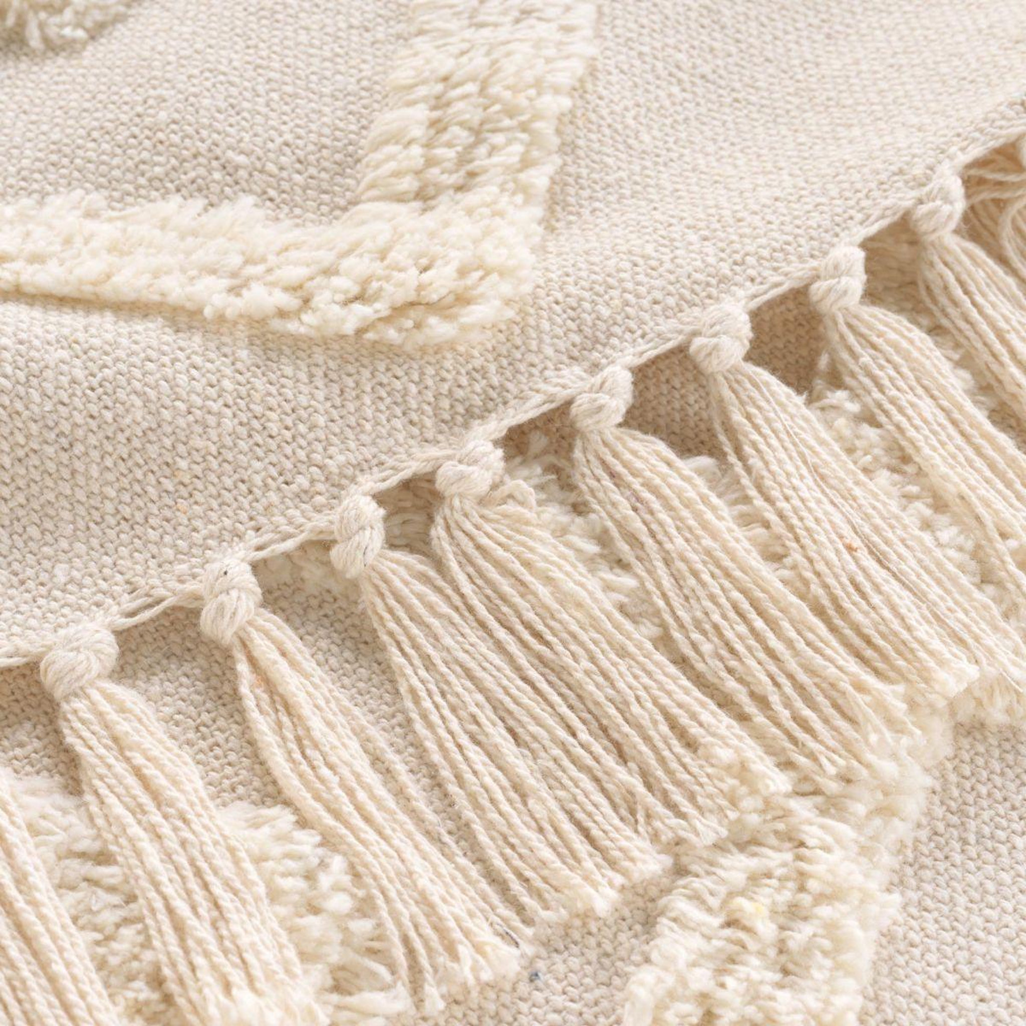 Voir la diapositive 2 : Douceur d'Intérieur Plaid à franges tufté  inca  125x150cm beige