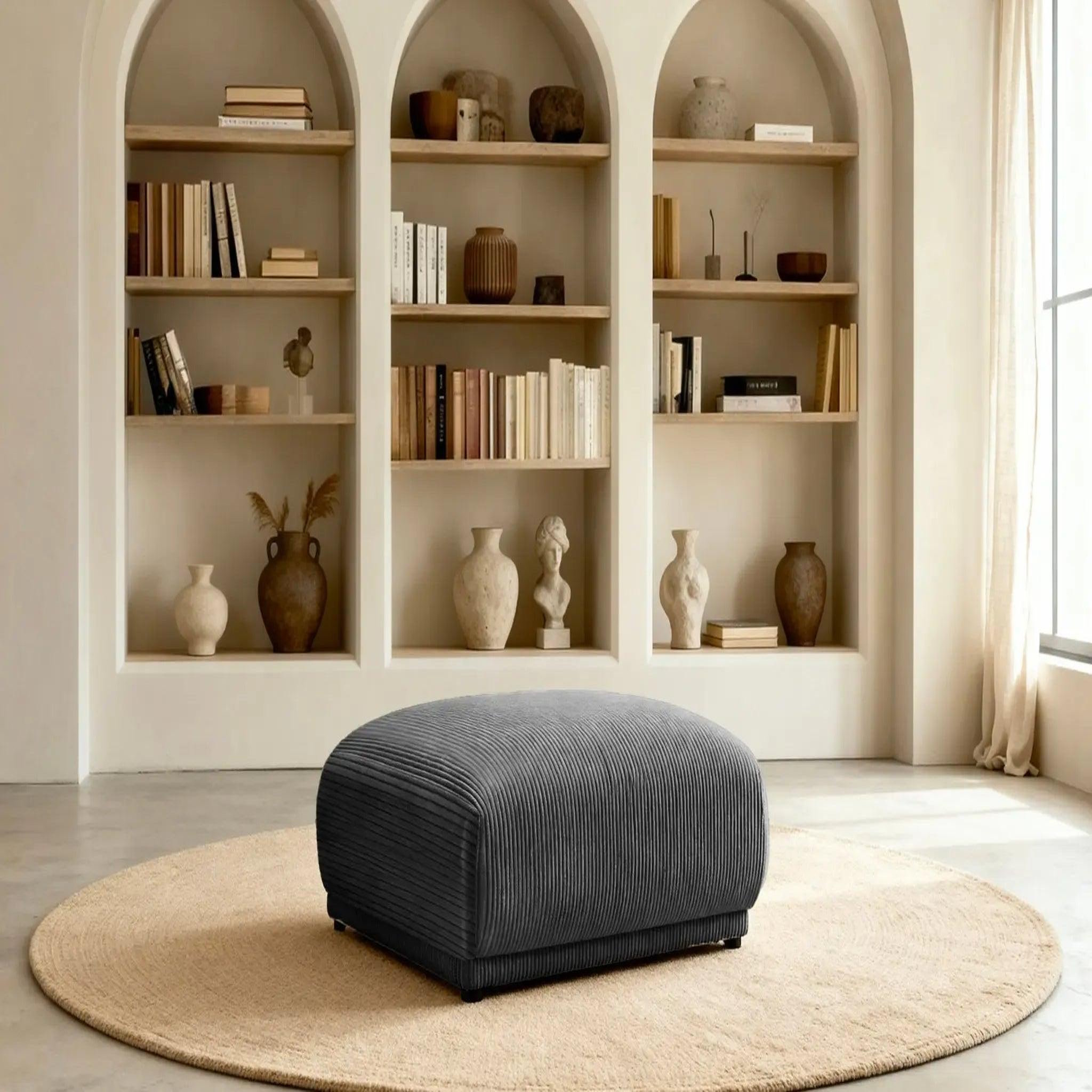 Voir la diapositive 2 : CASANOVA PARIS Rosalie - pouf velours cotelé
