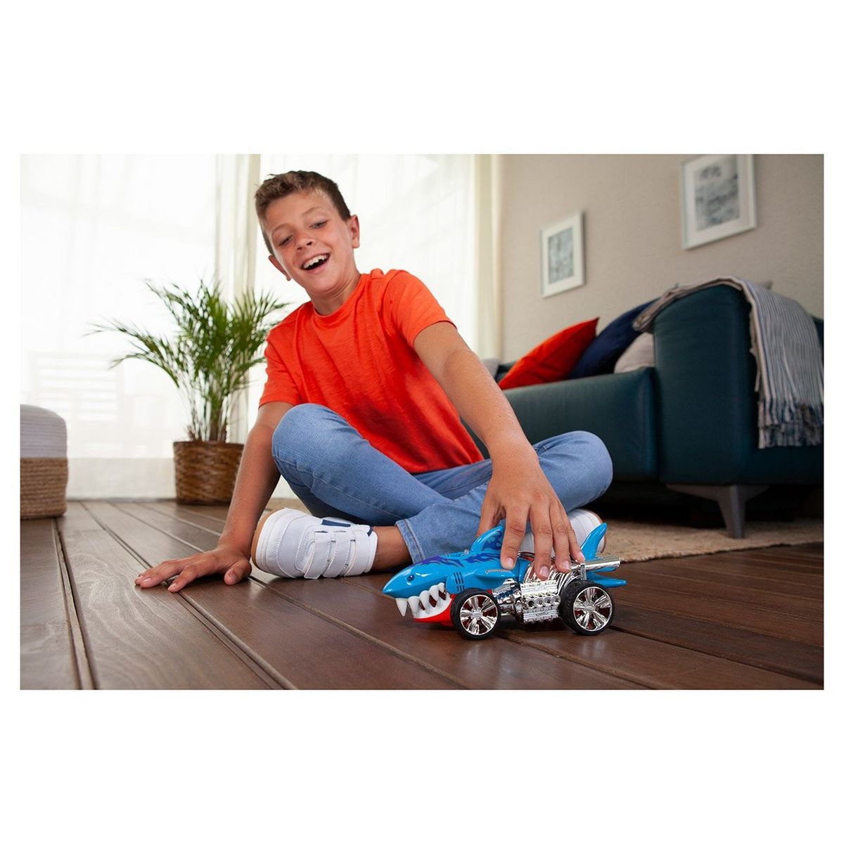 MONDO Miniature  Sharkruiser Monster action Hot Wheels