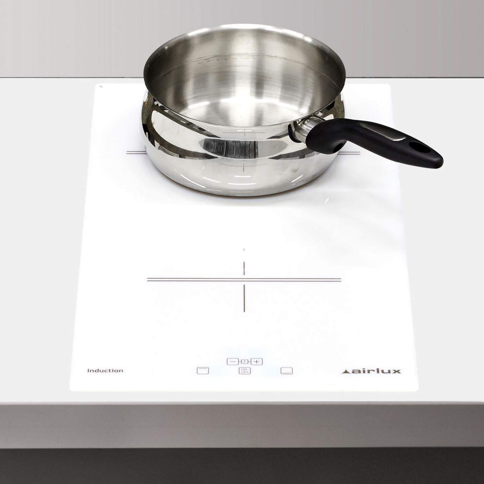 Voir la diapositive 2 : Airlux Domino induction ati322wh