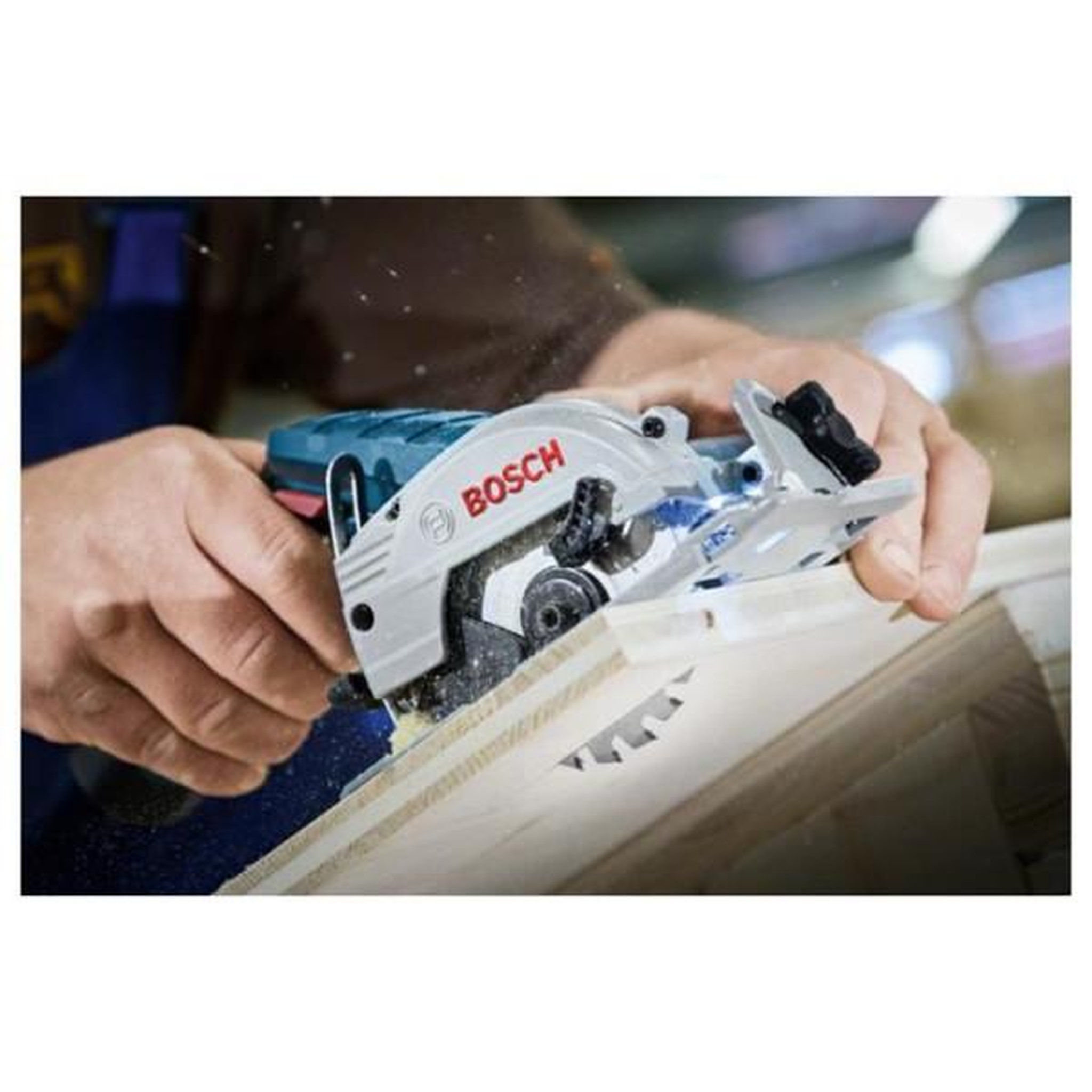 Voir la diapositive 5 : Bosch Professional Scie circulaire 12V GKS 12V-26 (sans batterie ni chargeur) + coffret L-BOXX - BOSCH - 06016A1002
