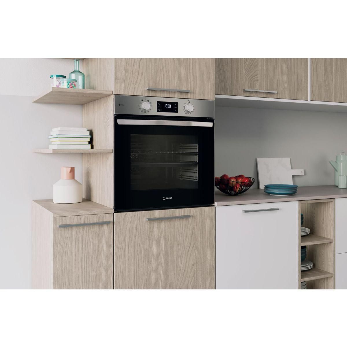 Indesit Four encastrable IO255CSX