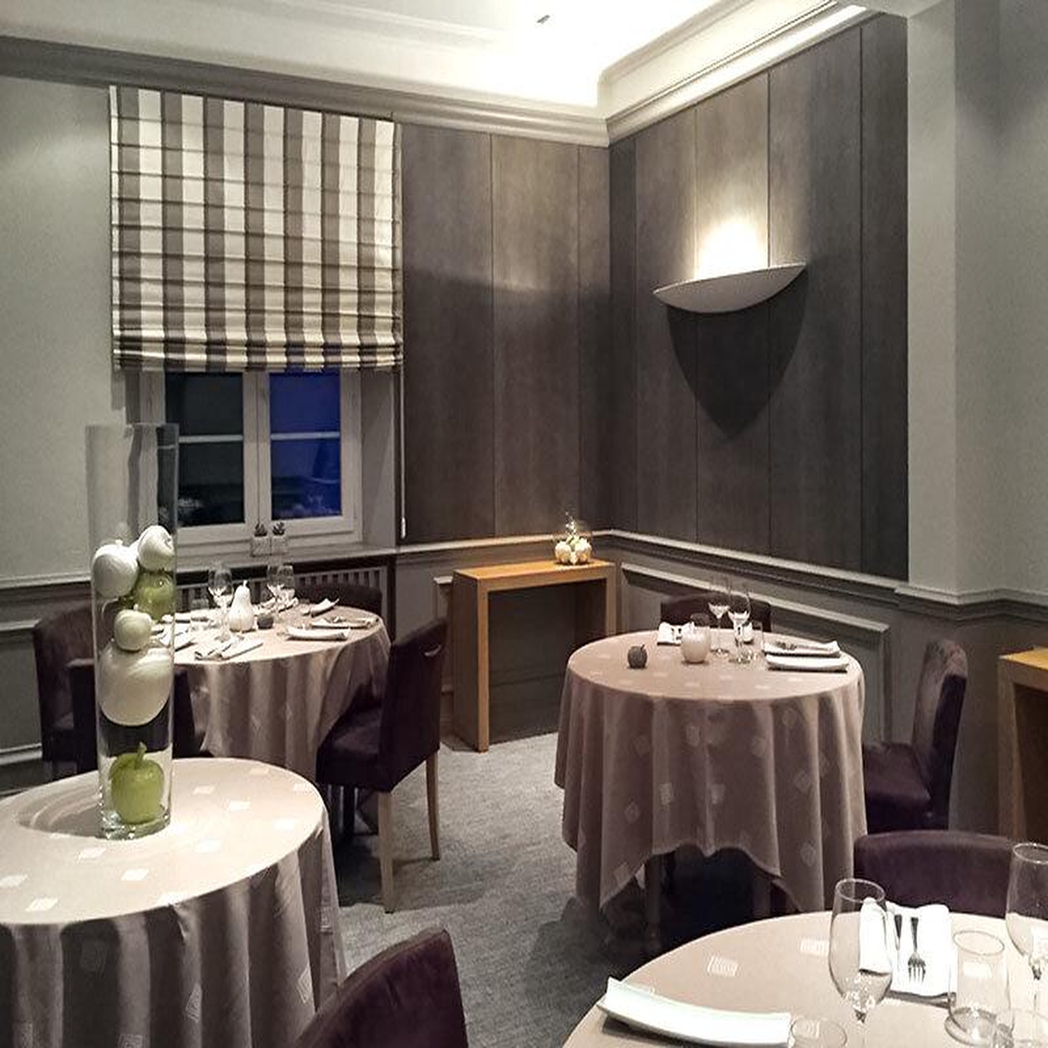 Voir la diapositive 4 : Smartbox Adresses primées : repas 3 plats au restaurant l'auberge de la mine près de caen - coffret cadeau gastronomie