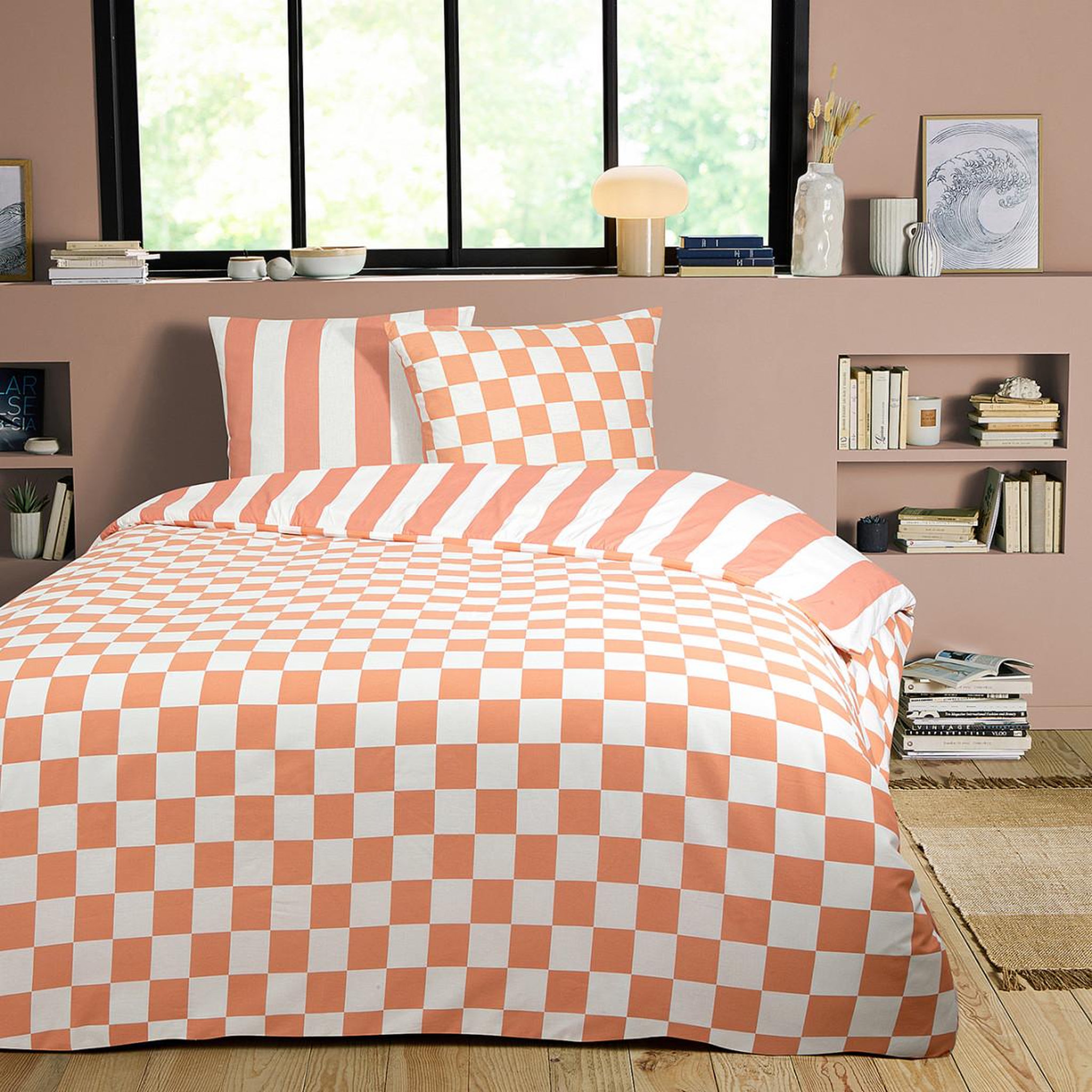 FUTURE HOME Parure de lit 2 personnes rayé damier réversible. Coloris disponibles : Orange
