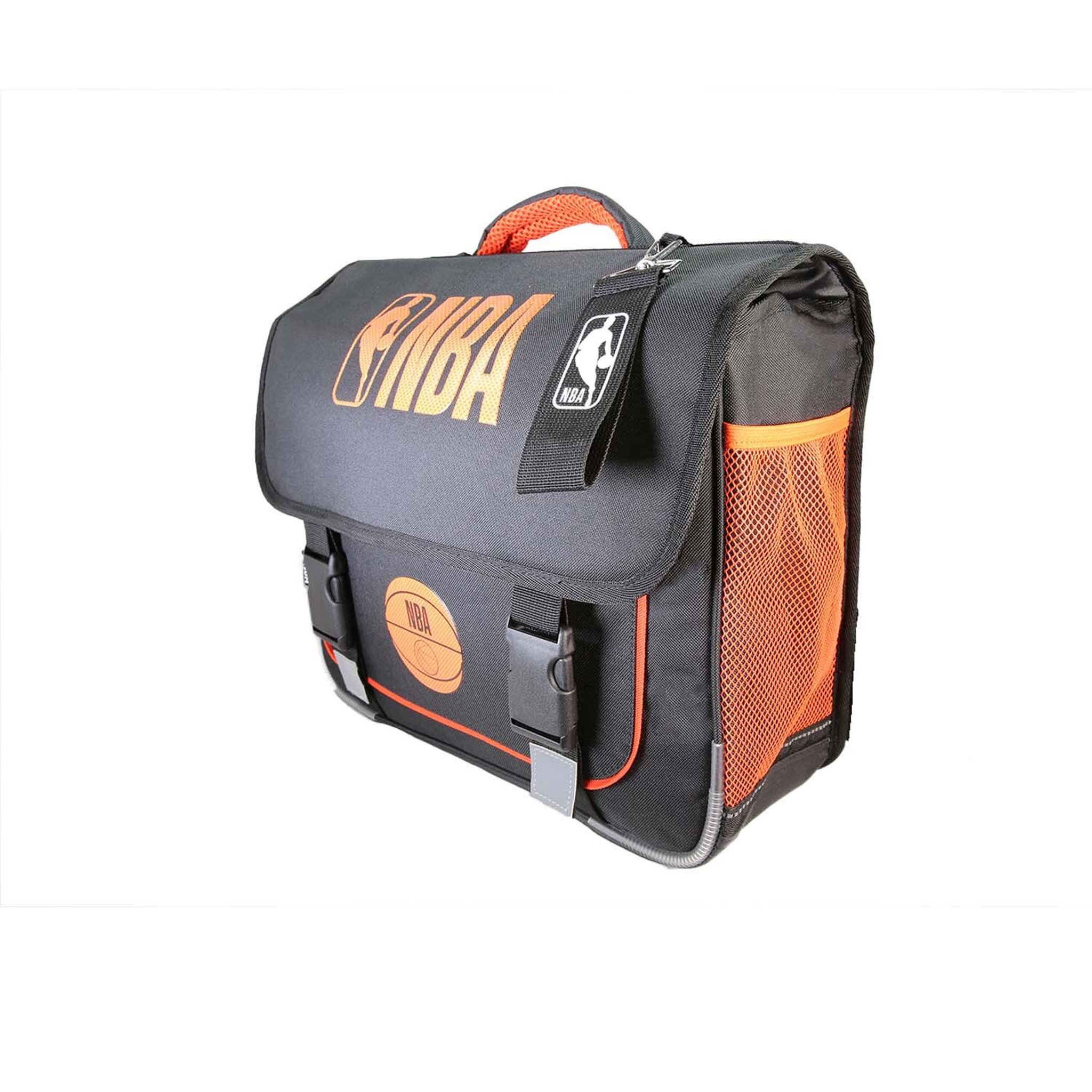 Voir la diapositive 2 : Bagtrotter NBA - Cartable scolaire 38 cm - Noir/Orange - Garçon - 2 compartiments