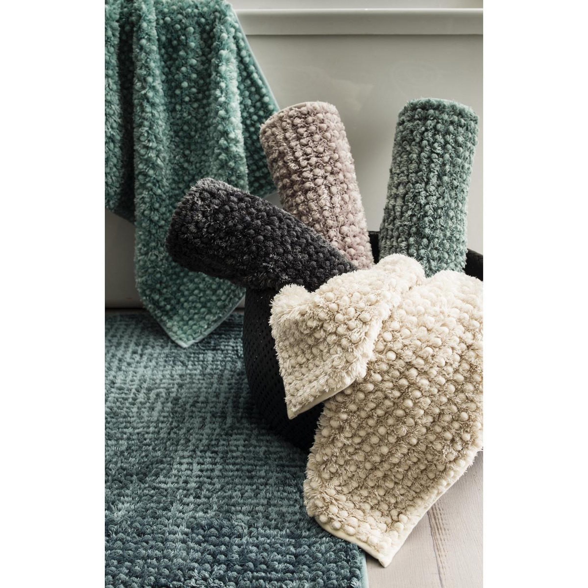 Voir la diapositive 2 : GUY LEVASSEUR Tapis de bain chenille 50x80 en polyester uni 50x80cm