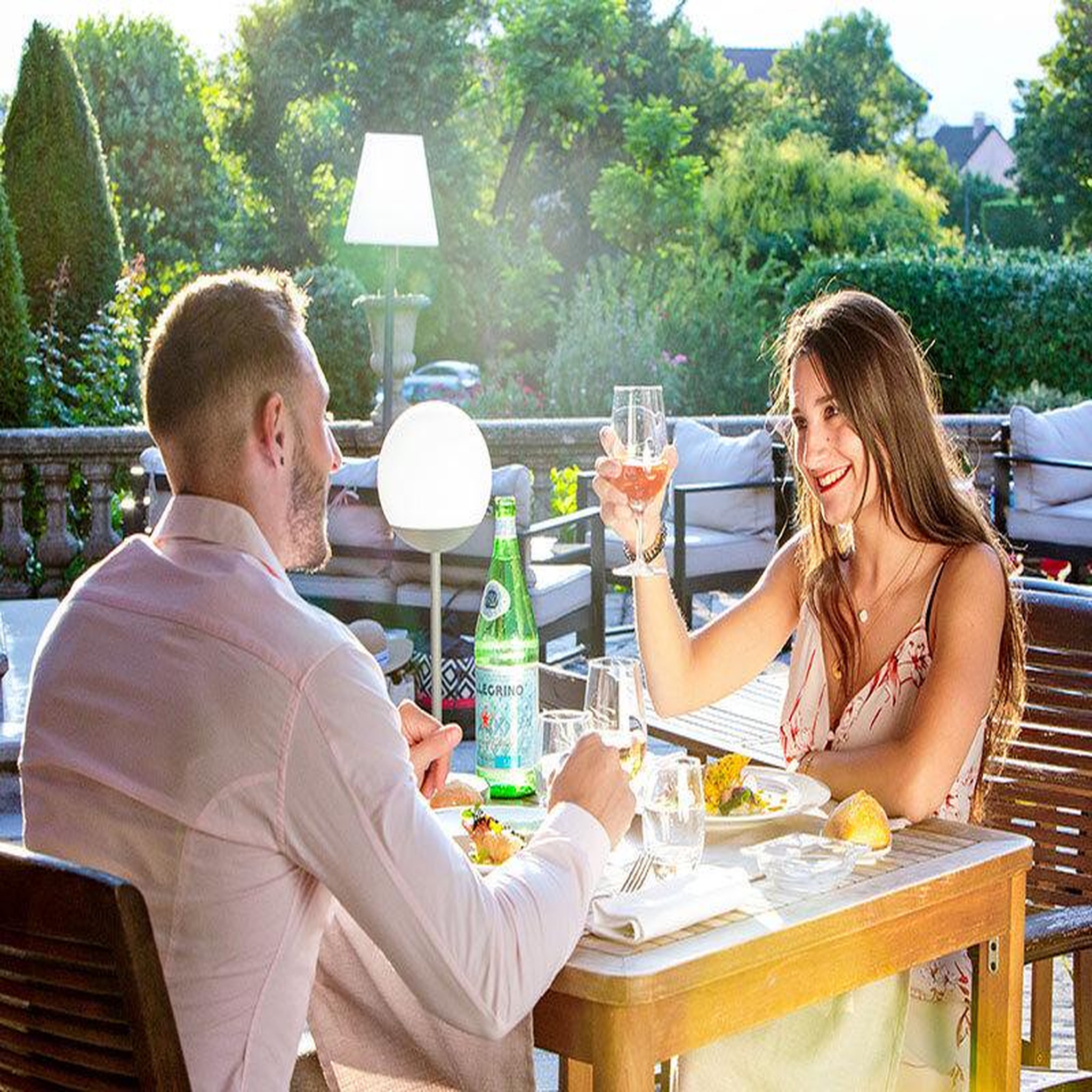 Voir la diapositive 5 : Smartbox Séjour gourmand et détente aux portes de Grenoble : 2 jours en château avec dîner et 2h au spa - Coffret Cadeau Séjour