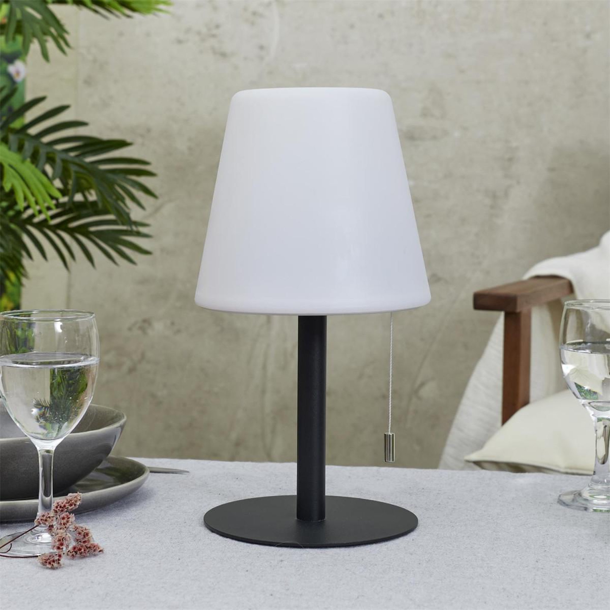 Voir la diapositive 4 : The Home Deco Factory Lampe à poser intérieur & extérieur  led  30cm gris