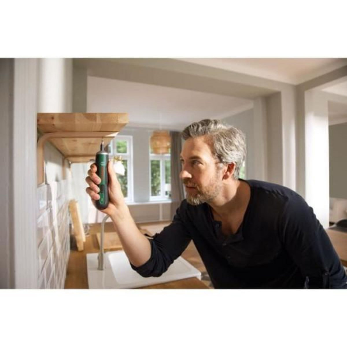 BOSCH Visseuse sans fil ergonomique Bosch - PushDrive (3,6V - 1,5Ah intégrée, recharge Micro USB, livrée avec 32 embouts de vissage