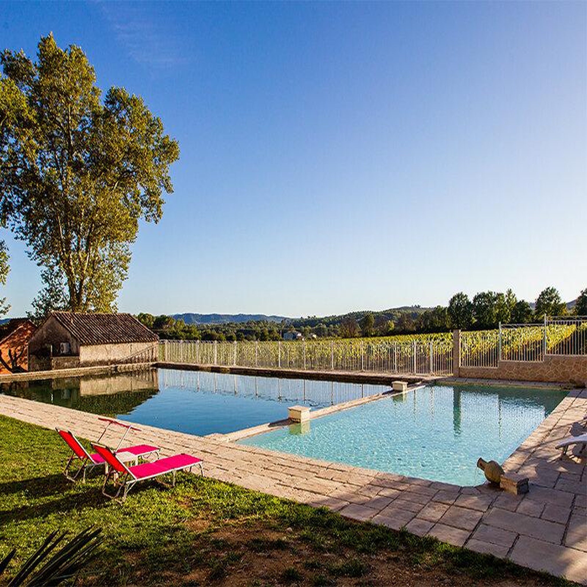Voir la diapositive 3 : Smartbox Séjour en château aux portes des gorges du verdon : 3 jours en suite avec dégustation de vins - coffret cadeau séjour