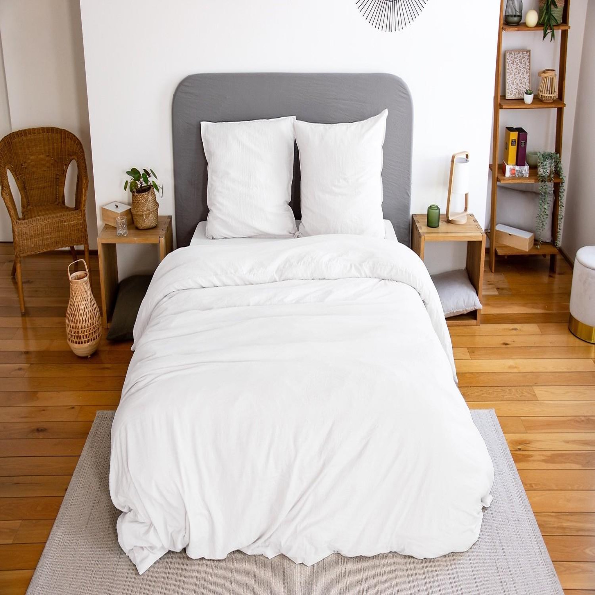 Home collection Parure microfibre lavee. Coloris disponibles : Beige, Rose, Blanc, Vert, Orange, Bleu, Gris