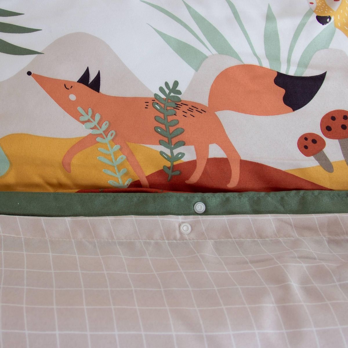 SWEEEK Parure de lit réversible ROBIN 1 place imprimé thème forêt d'automne en microfibre. 140 x 200cm. 1 housse de couette. 1 taie d'oreiller