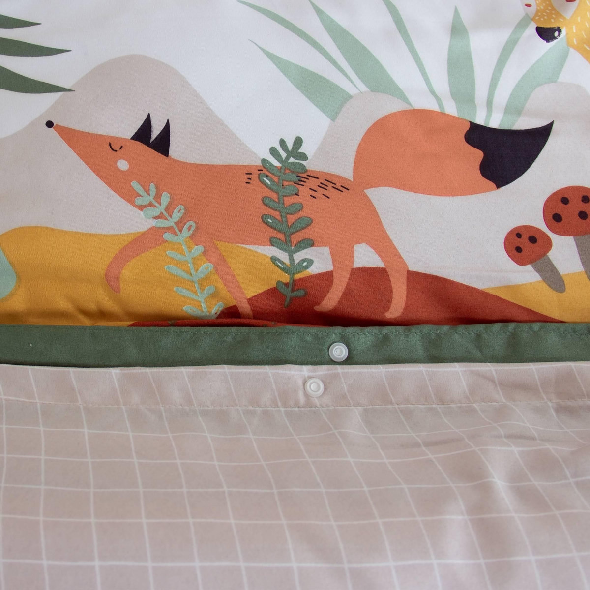 SWEEEK Parure de lit réversible ROBIN 1 place imprimé thème forêt d'automne en microfibre. 140 x 200cm. 1 housse de couette. 1 taie d'oreiller