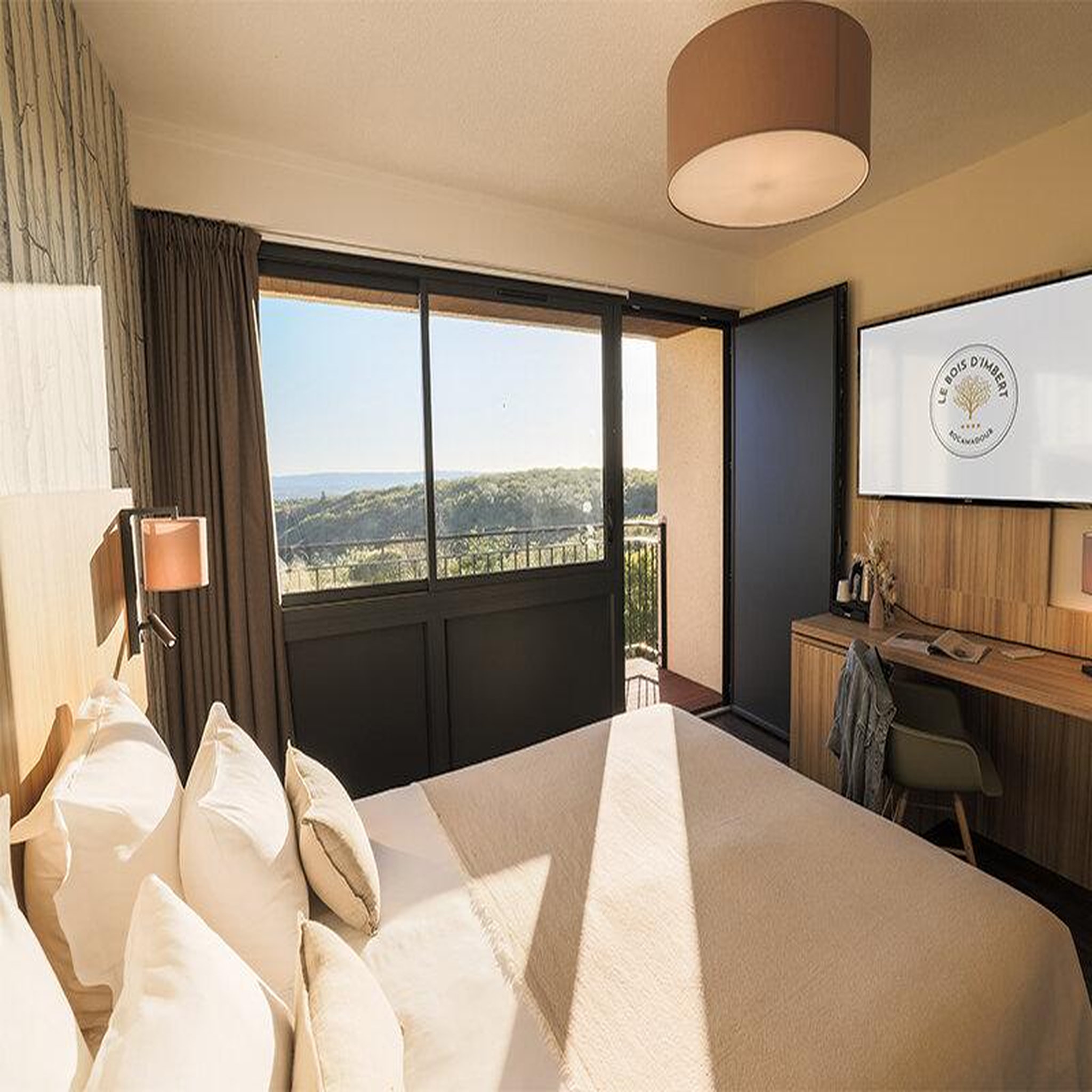 Voir la diapositive 2 : Smartbox 3 jours en hôtel 4* au milieu de la nature non loin de rocamadour - coffret cadeau séjour