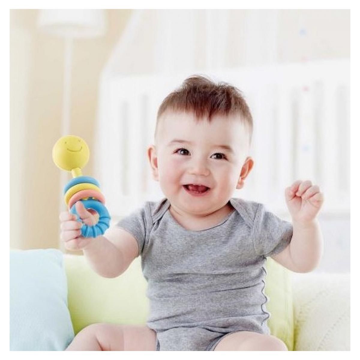 Hape Anneau de Dentition Écologique avec Cliquetis - Idéal pour les Premiers Dents