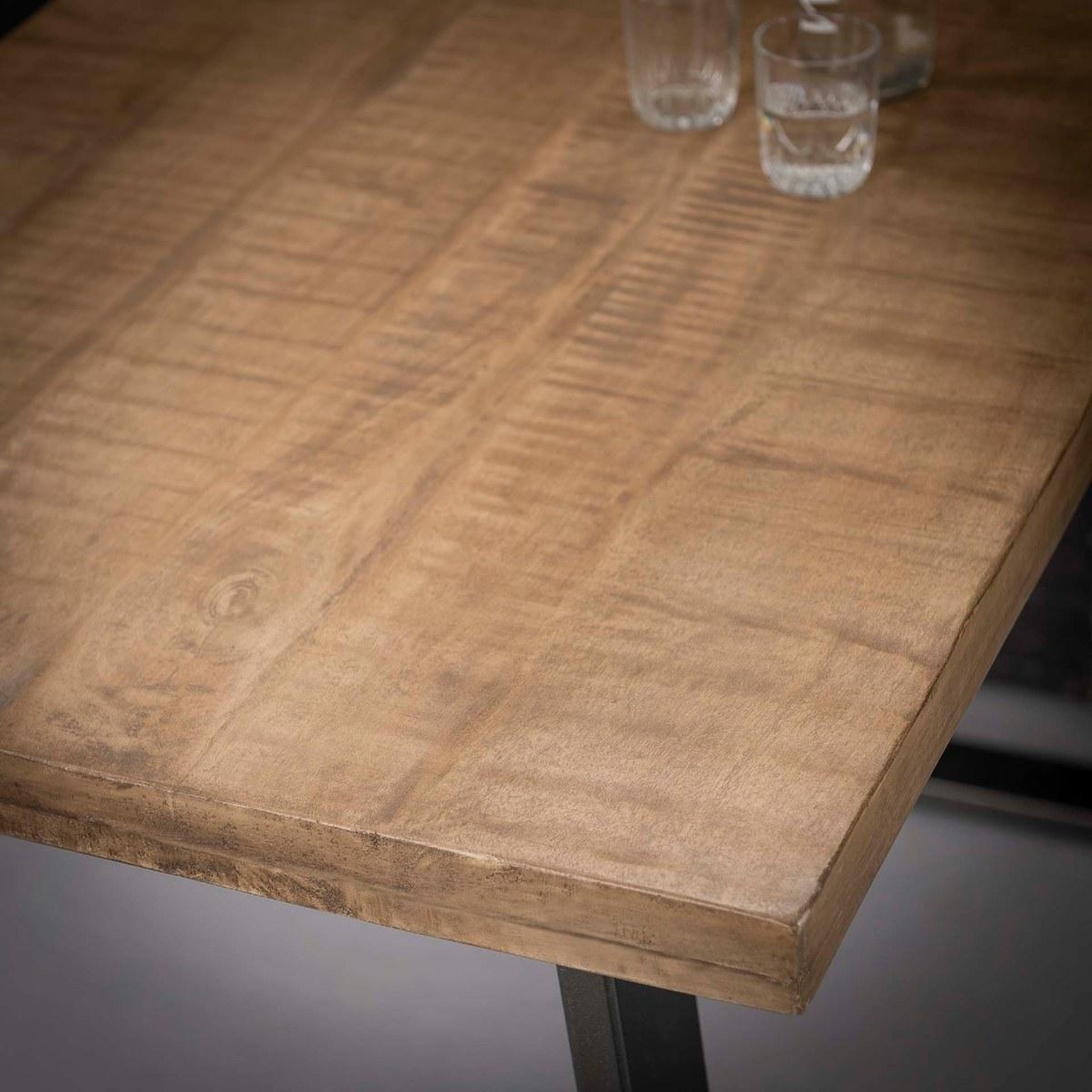 Voir la diapositive 4 : JLC KREATION Table de bar haute en bois massif trio