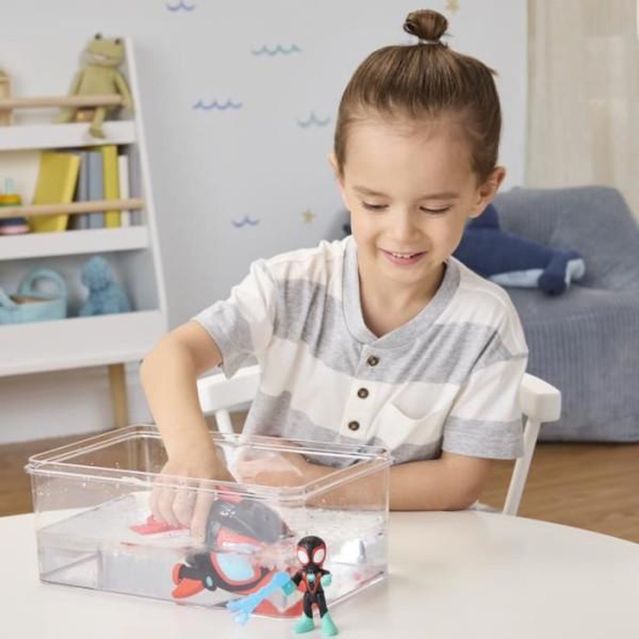 Voir la diapositive 4 : HASBRO Figurine et véhicule Miles Morales Water-Webs Dauphin filant, Marvel Spidey et ses Amis Extraordinaires, Des 4 ans