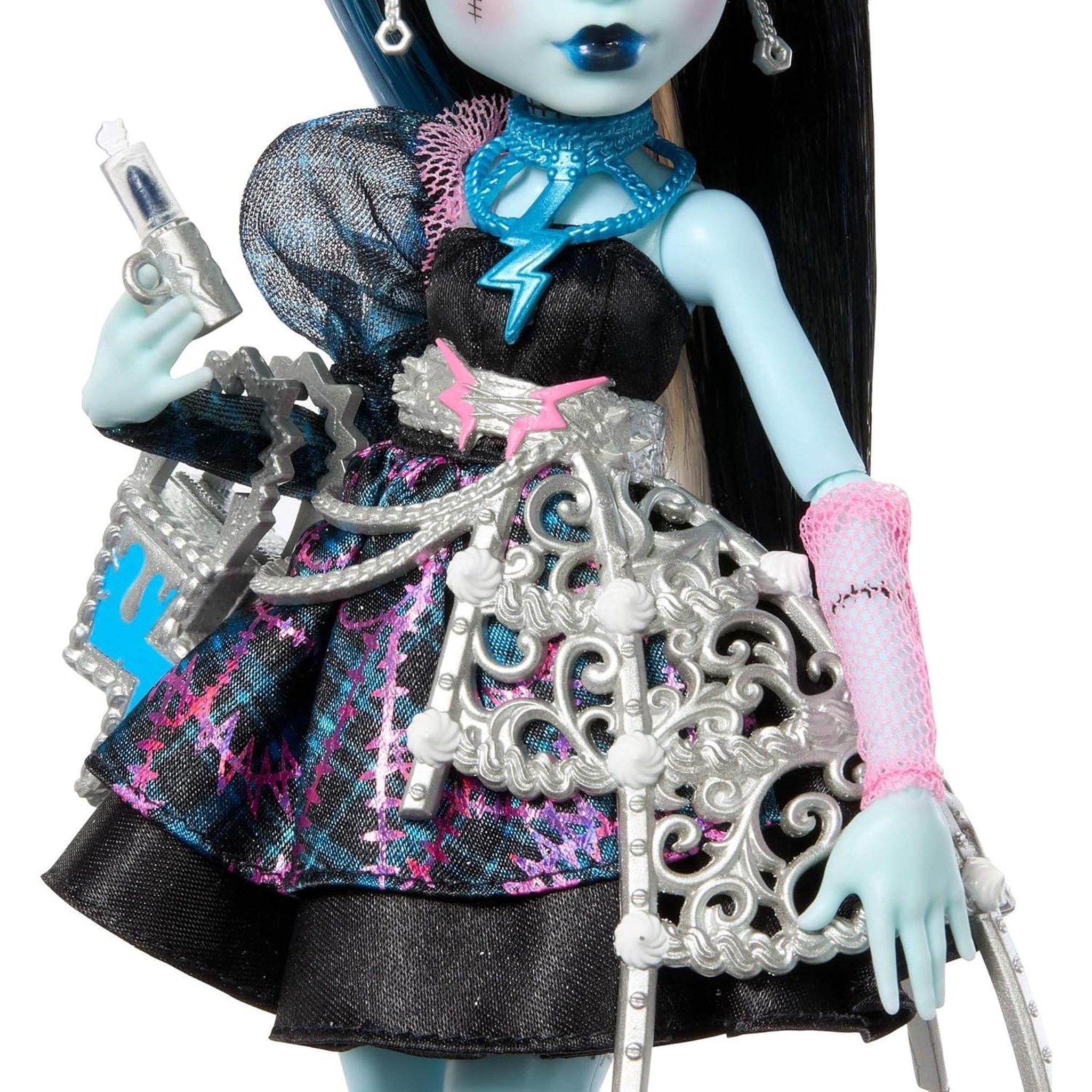 Voir la diapositive 4 : MATTEL Poupée Mattel Frankie Stein noire articulée