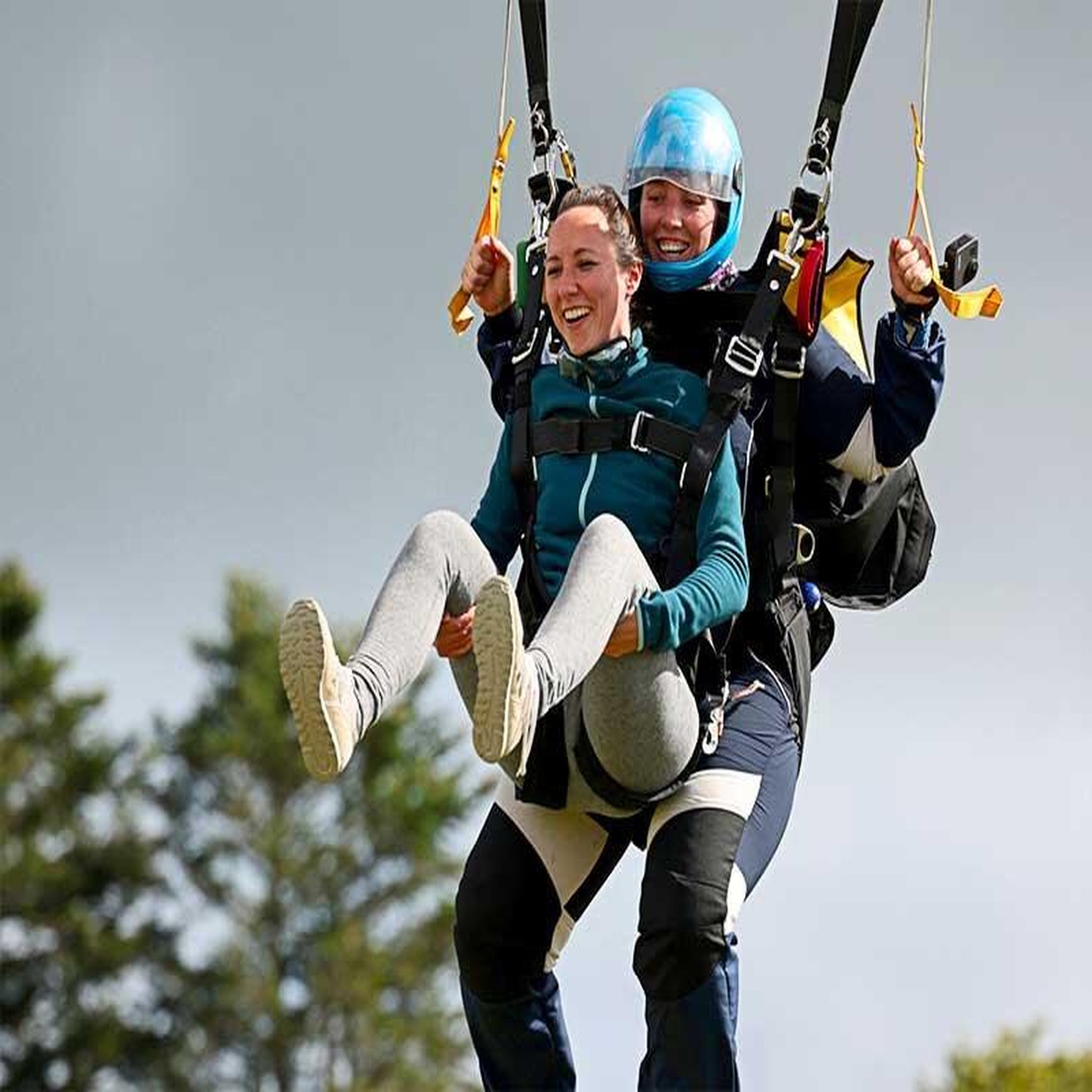 Voir la diapositive 4 : Smartbox Saut en parachute tandem à gap-tallard dans les alpes du sud - coffret cadeau sport & aventure