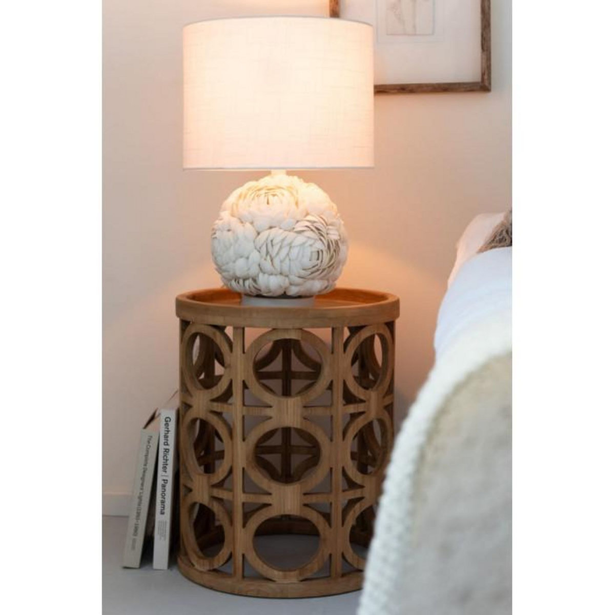 Paris Prix Table d'Appoint Sculptée en Bois  Charity  49cm Naturel