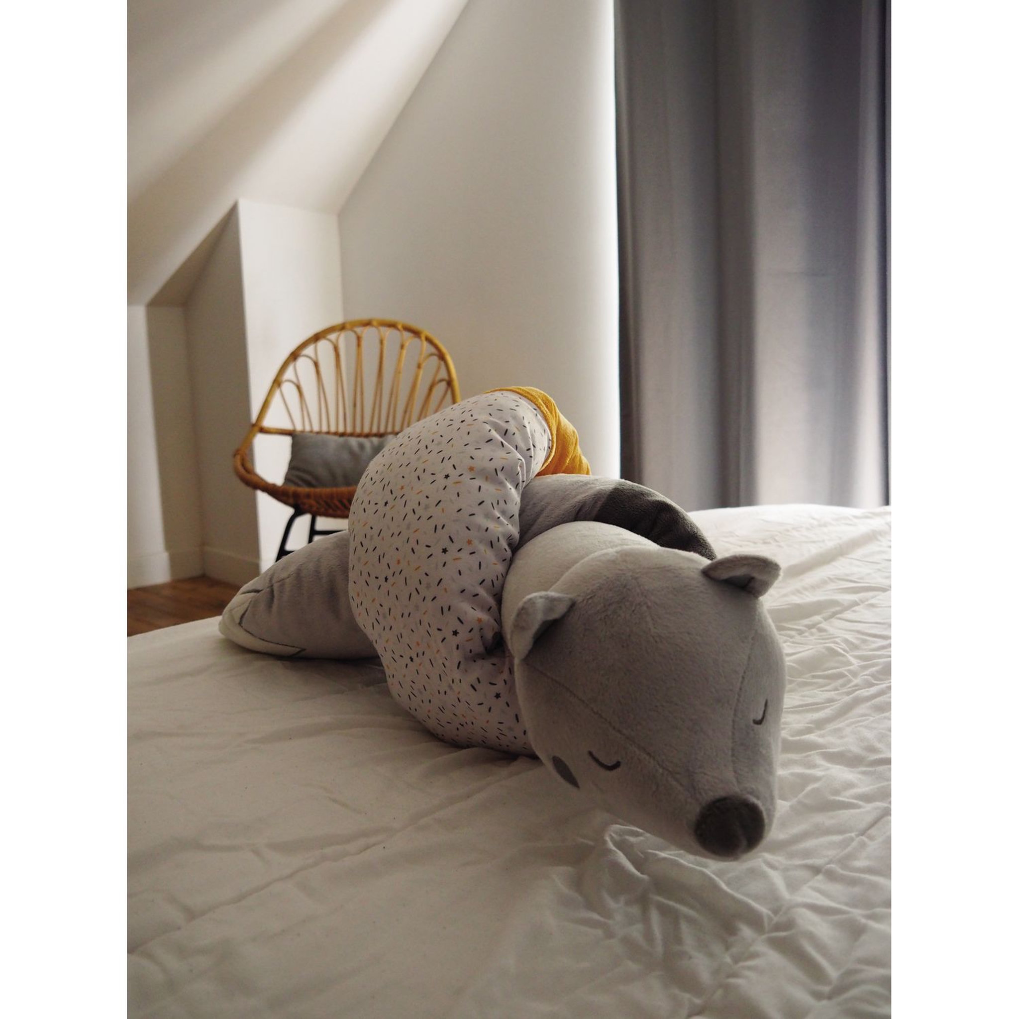 Voir la diapositive 8 : TINEO Coussin multiposition Loup