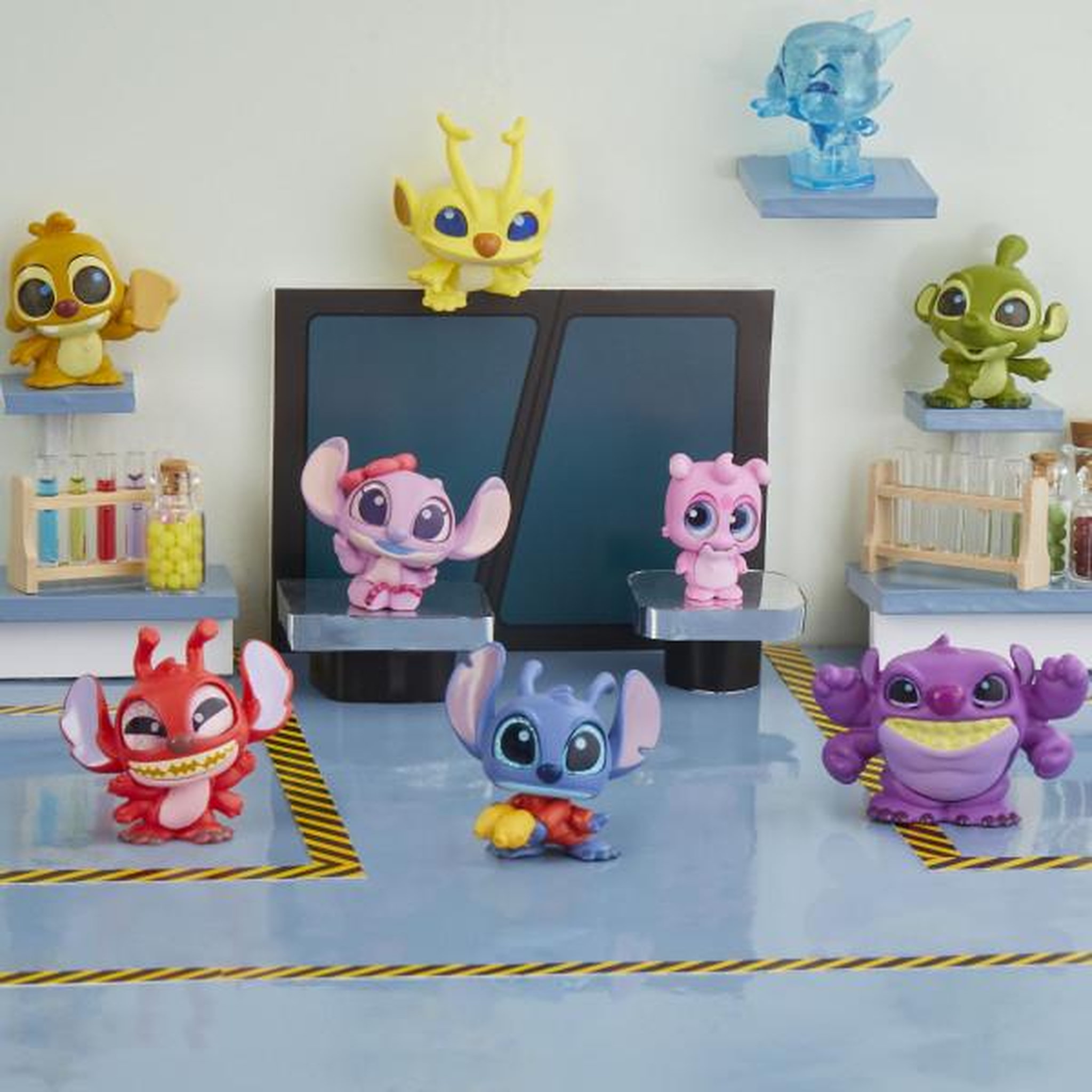Voir la diapositive 2 : JUST PLAY Doorables Stitch Coffret collector, Doorables Disney, Figurine a collectionner de 3,8 cm, Des 5 ans