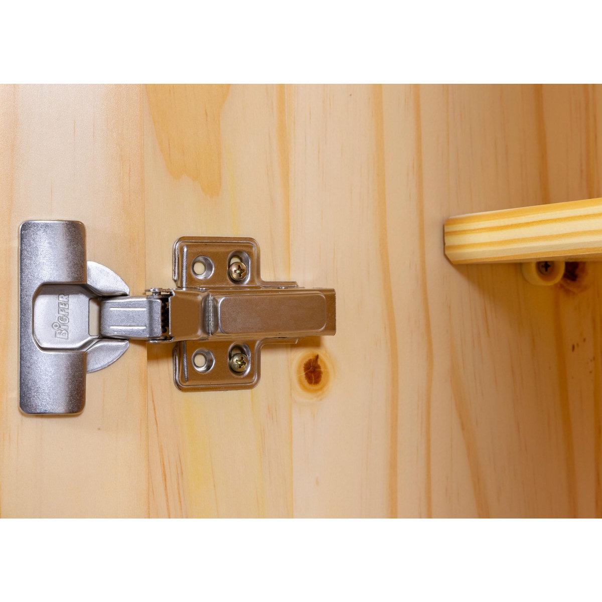 Armoire rustique en pin massif 2 portes  L104cm BASTIAN