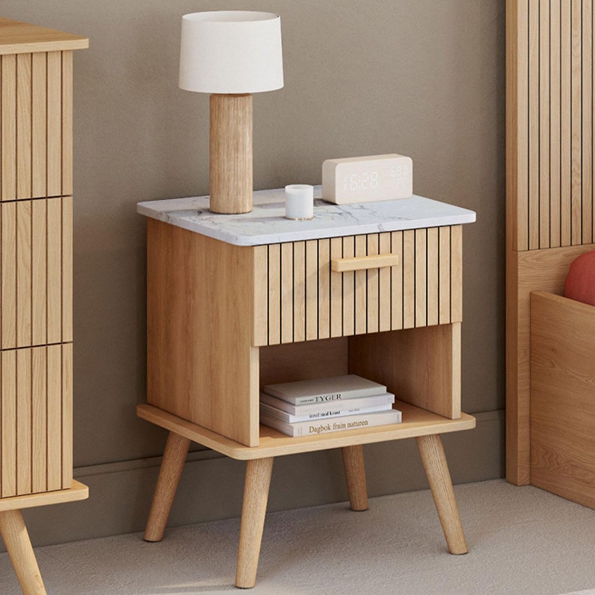 ID MARKET Lot de 2 tables de chevet JULIETTE plateau effet marbre 1 tiroir avec niche lattes tasseau bois