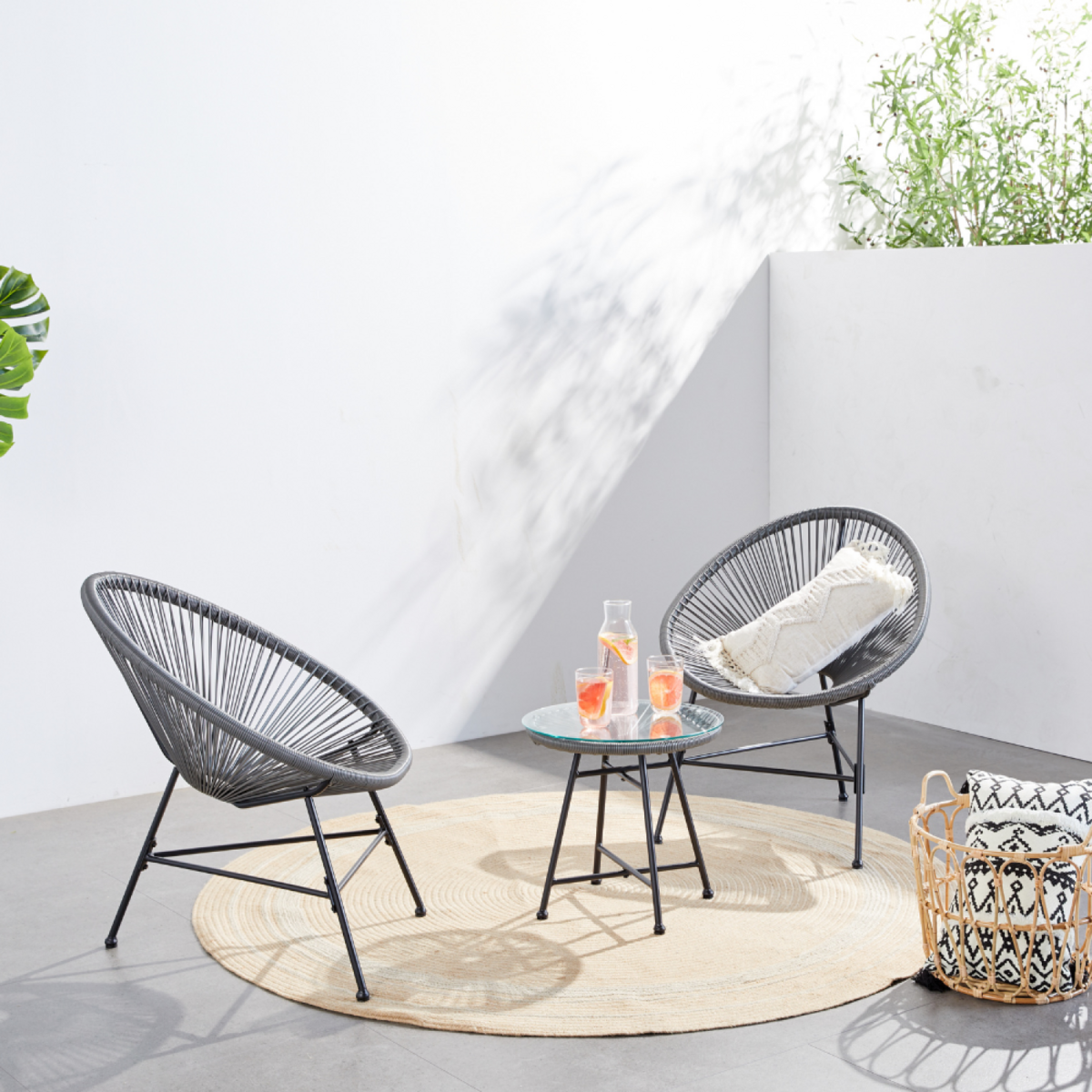CONCEPT USINE Salon de jardin 2 fauteuils ronds et table basse gris ACAPULCO