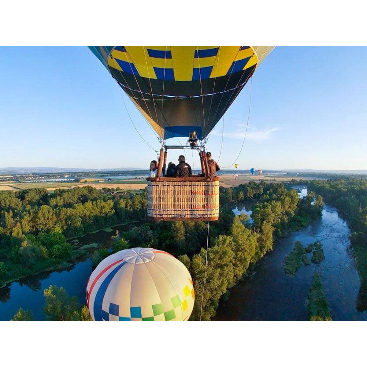 Smartbox Vol en montgolfière près de Lyon en basse saison - Coffret Cadeau Sport & Aventure