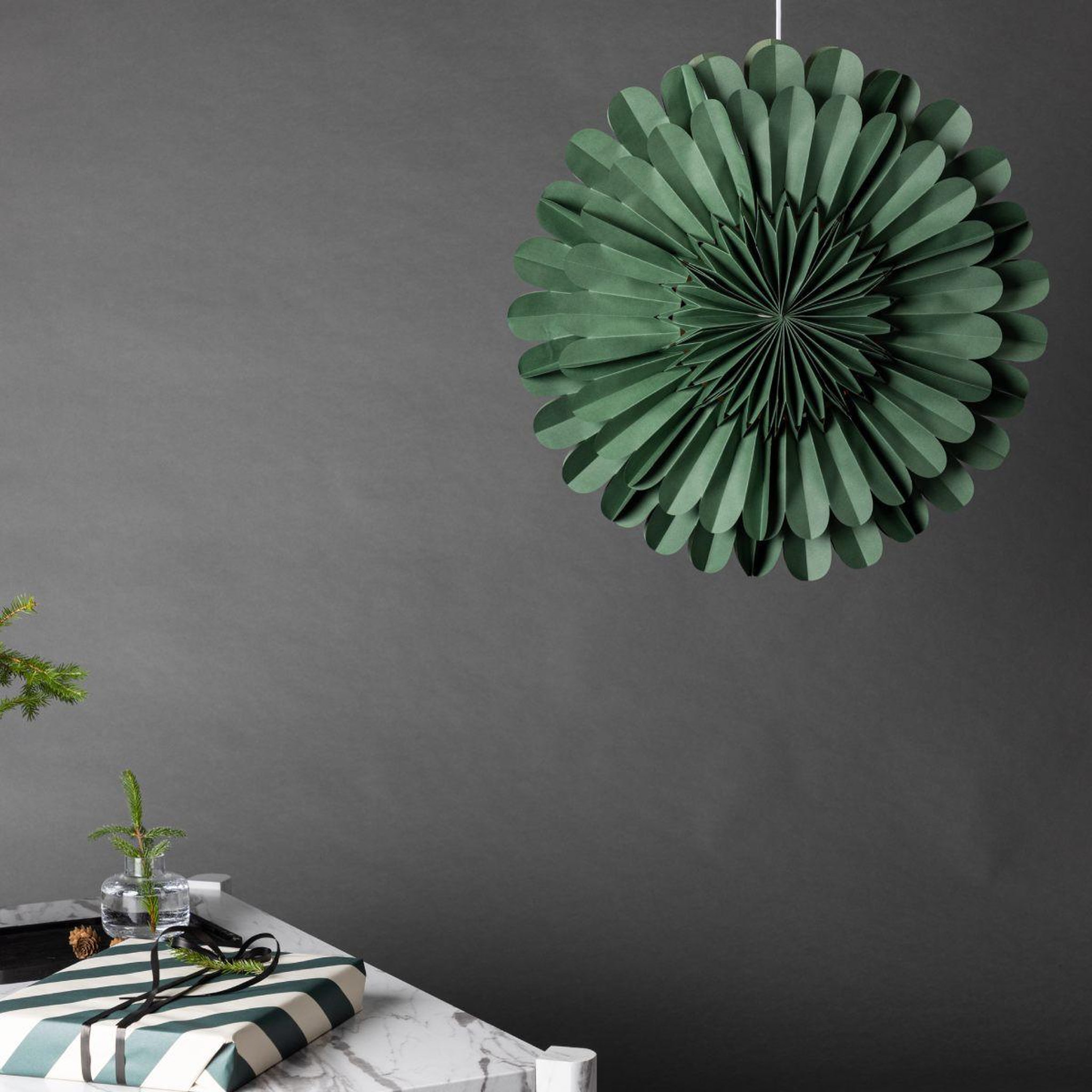 Voir la diapositive 6 : Paris Prix Lampe suspension déco  jarvson  60cm vert