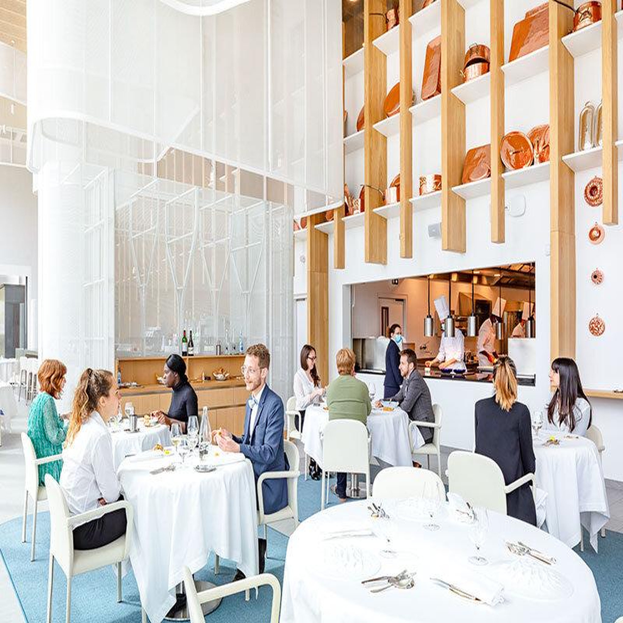 Voir la diapositive 2 : Smartbox Dîner 4 plats au restaurant adour - école alain ducasse à meudon - coffret cadeau gastronomie