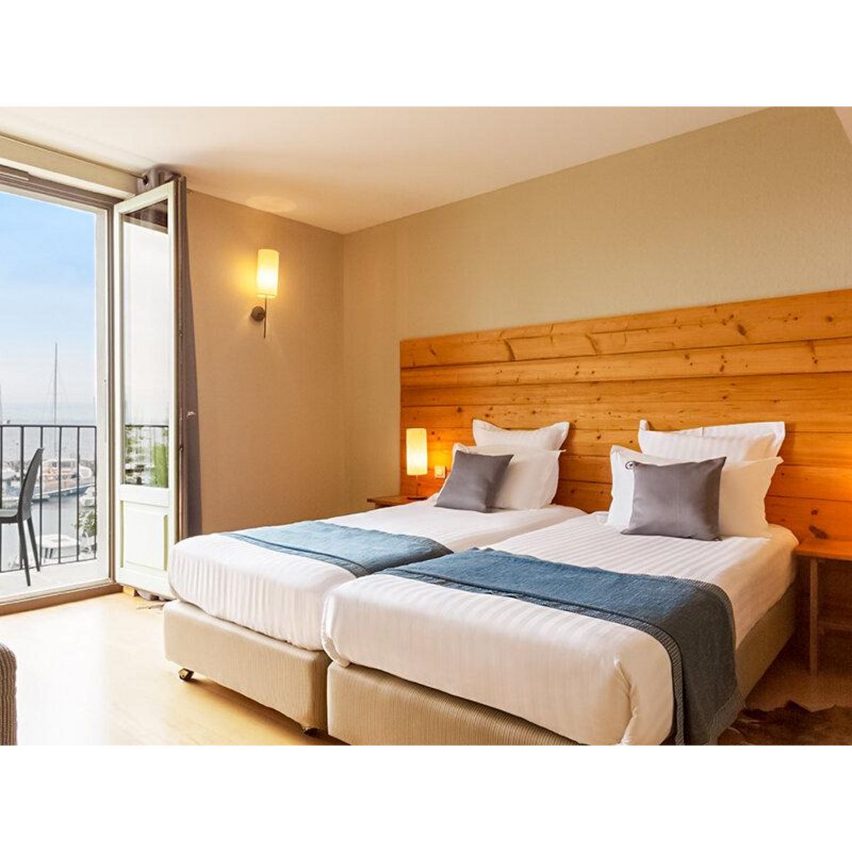 Smartbox Séjour de charme en hôtel 4* au bord du lac Léman - Coffret Cadeau Séjour