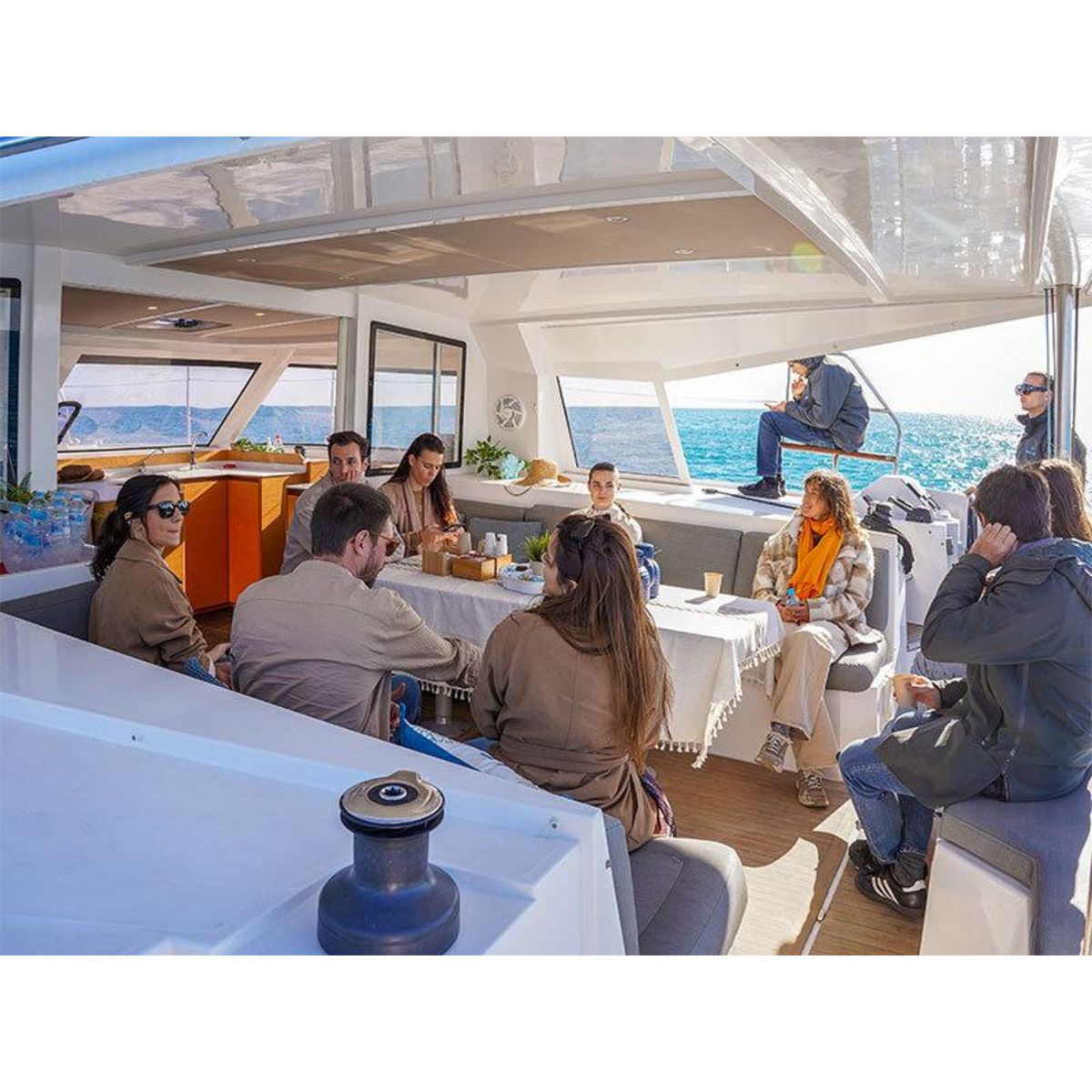 Smartbox Croisière au coucher du soleil : 2h en catamaran pour 2 personnes à Barcelone - Coffret Cadeau Sport & Aventure