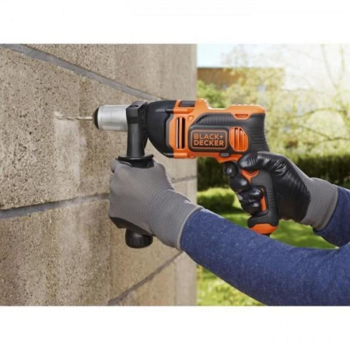 BLACK + DECKER Perceuse a percussion filaire 850W BLACK+DECKER - BEH850-QS - Livrée avec guide de profondeur + poignée latérale