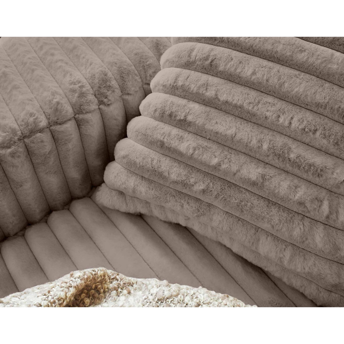 LISA DESIGN Laponie - canapé d'angle gauche - 4 places - en fausse fourrure côtelée