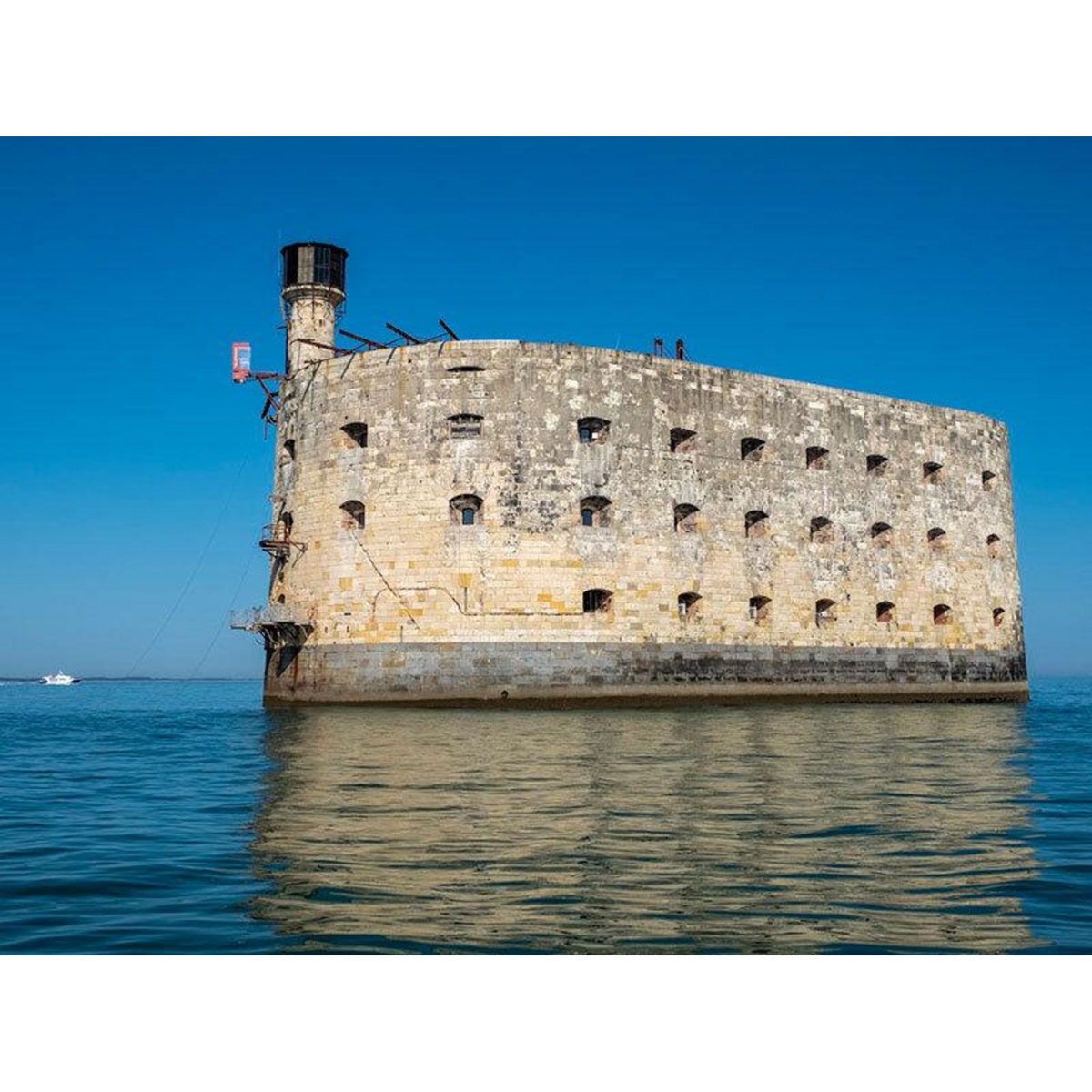 Smartbox Croisière de 3h30 en catamaran pour 2 adultes et 2 enfants au fort Boyard - Coffret Cadeau Sport & Aventure