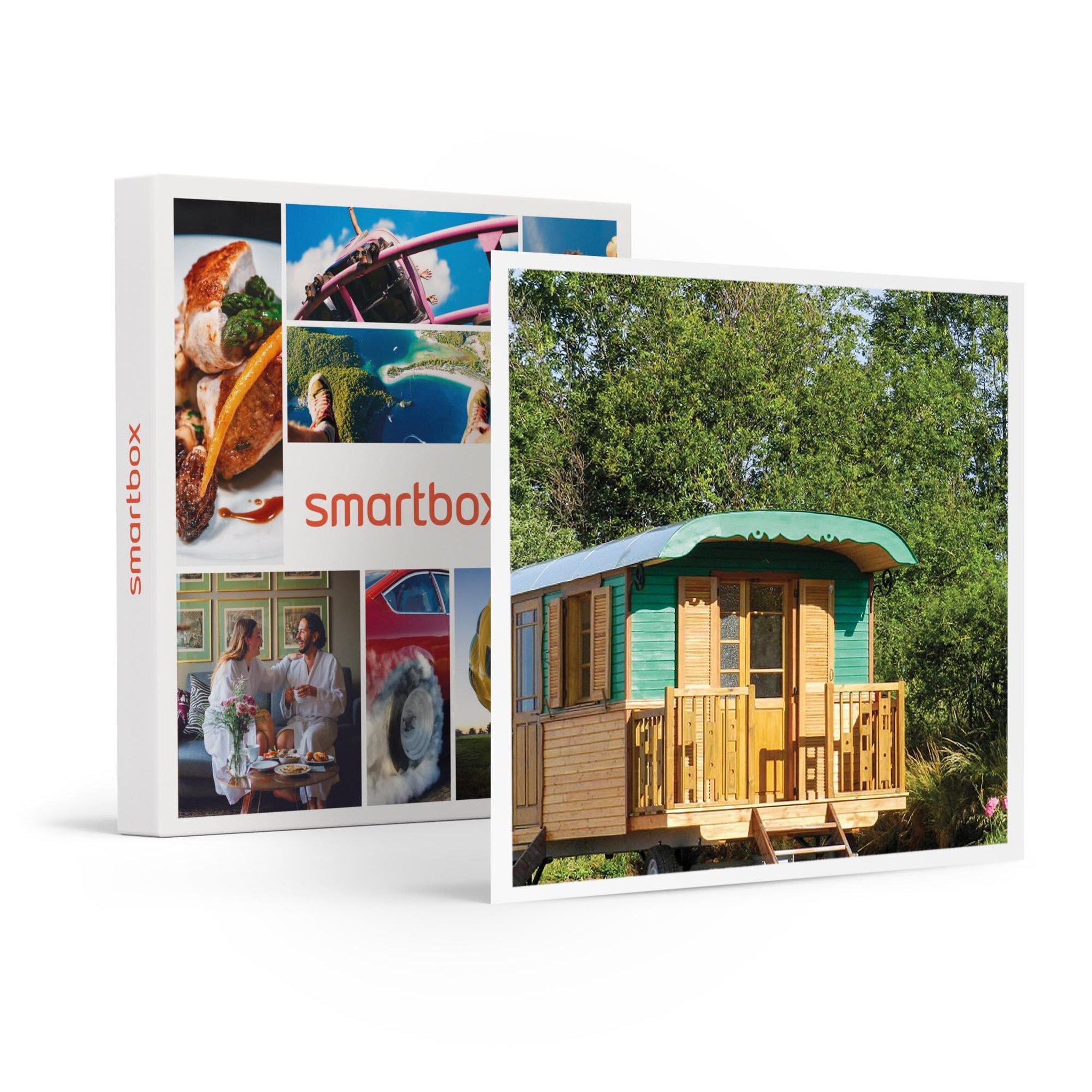 Voir la diapositive 1 : Smartbox 4 jours insolites en roulotte avec accès privatif au bain bouillonnant près de Caracassone - Coffret Cadeau Séjour