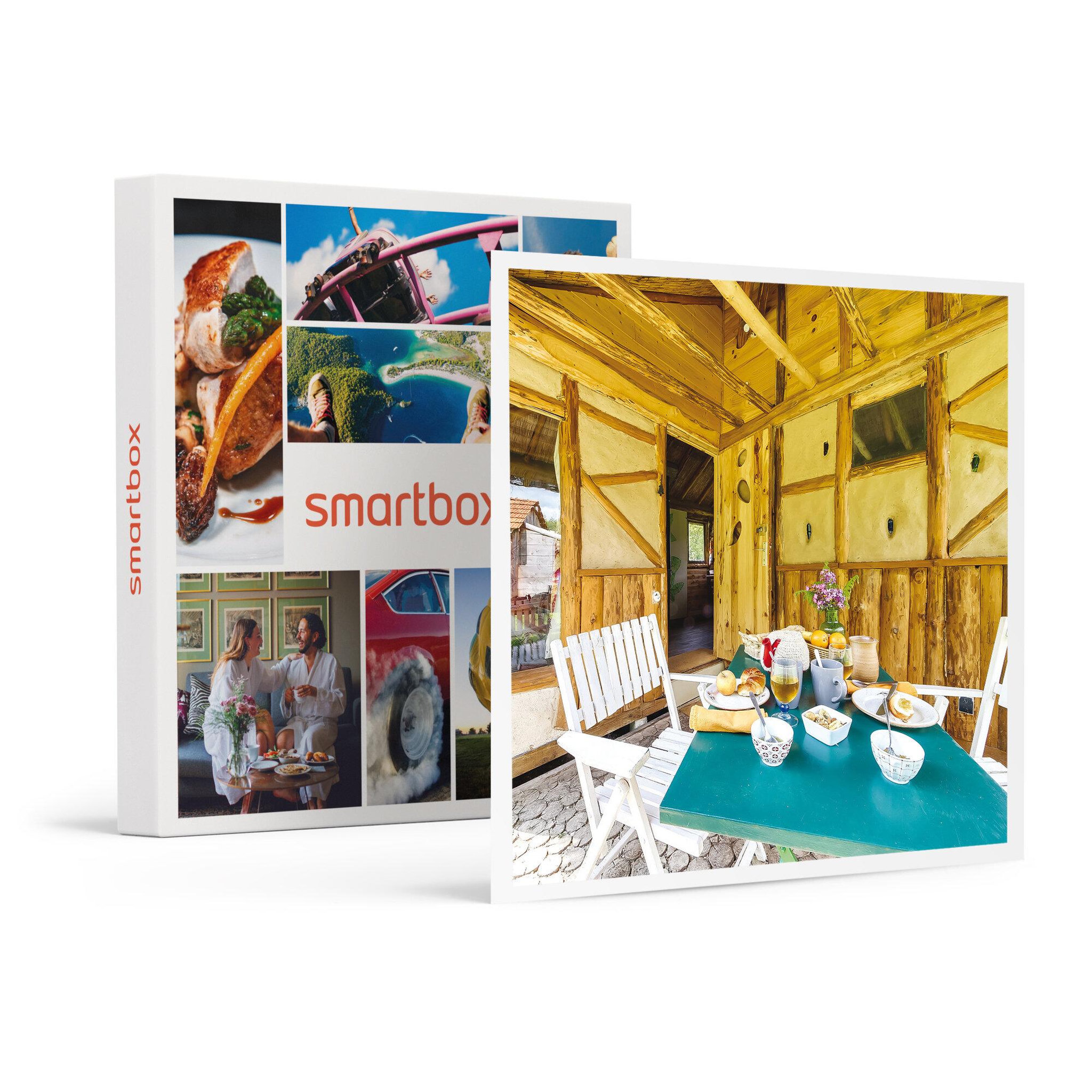 Voir la diapositive 1 : Smartbox 2 jours insolites en famille dans une cabane dans les Vosges - Coffret Cadeau Séjour