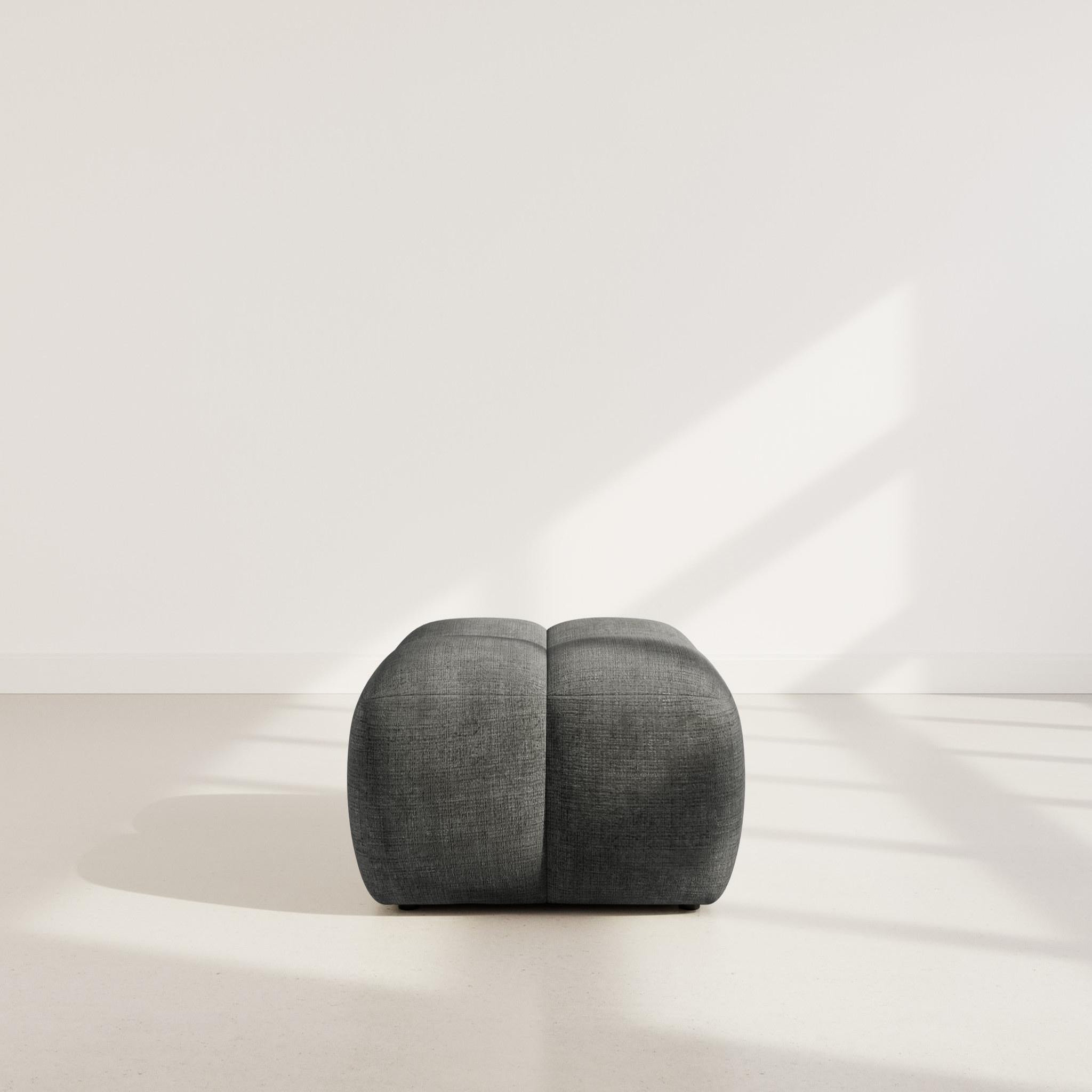 Voir la diapositive 2 : LISA DESIGN Grace - pouf en velours texturé
